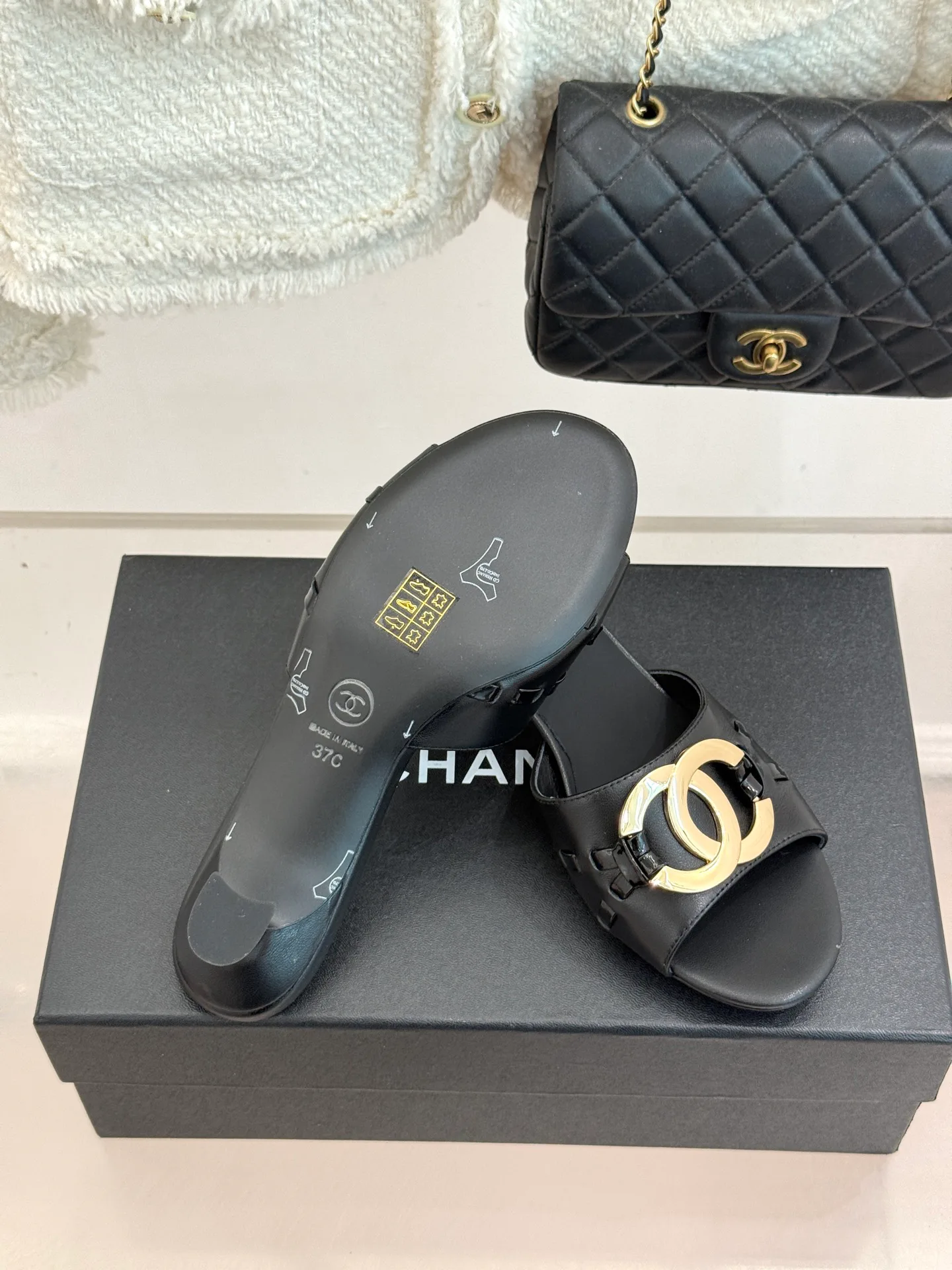 Women's Flip-Flops CHANEL 16932249