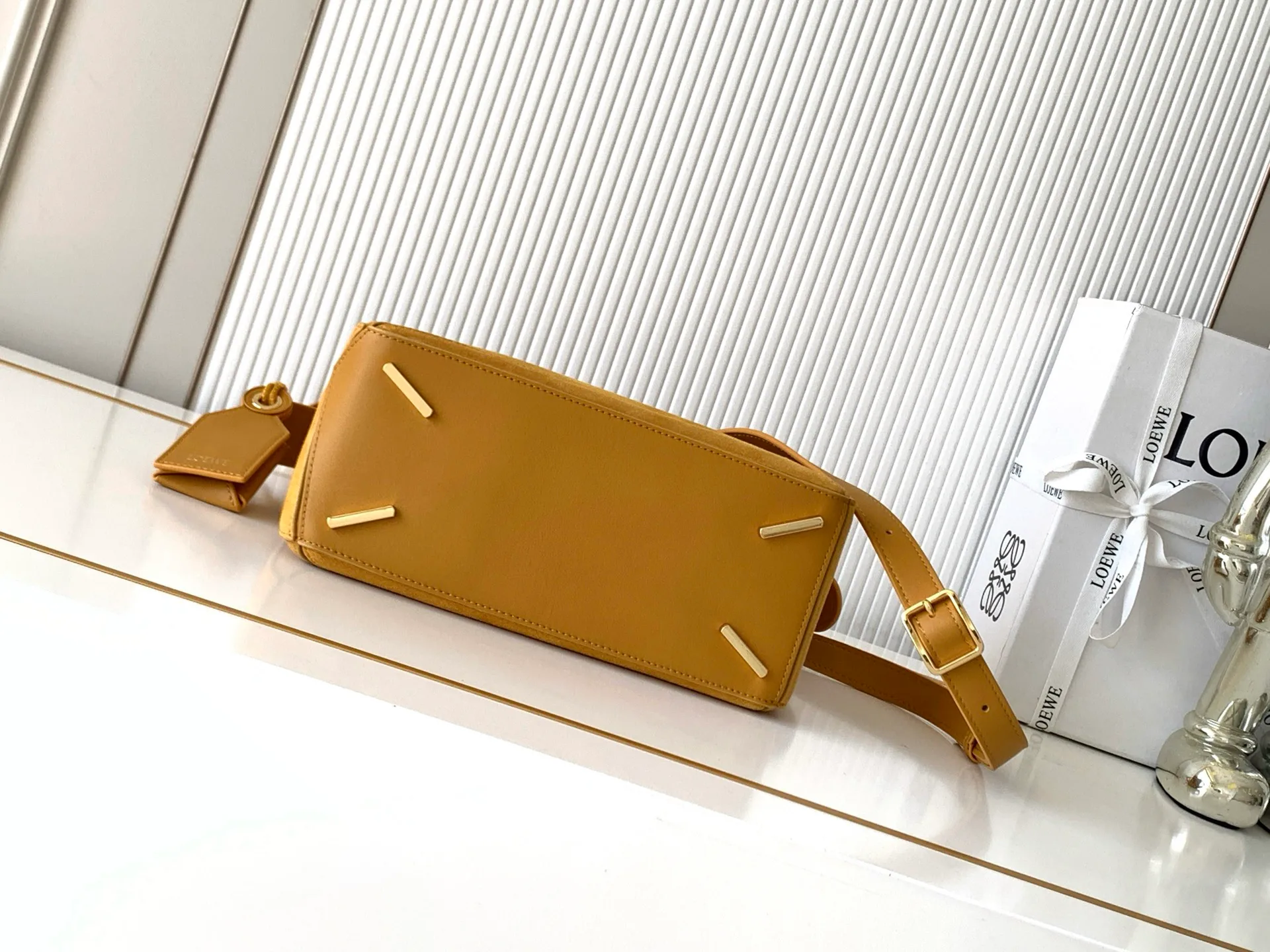 Классические Сумки Женские Loewe 18576267