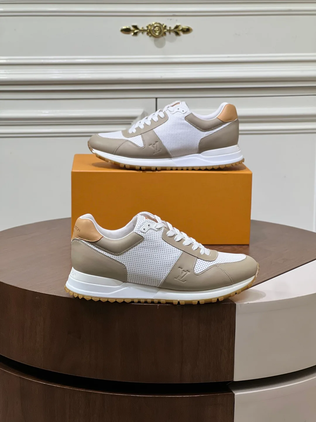 Men's Sneakers LOUIS VUITTON 18039346