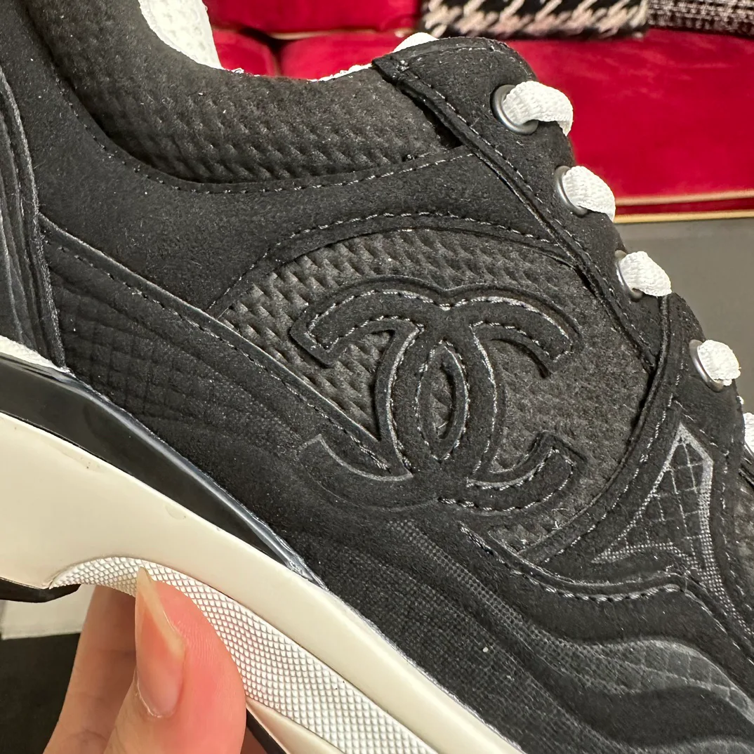 Women's Sneakers CHANEL 17679769