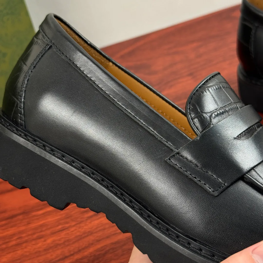 Men's Loafers And Dress Shoes GUCCI 18230799