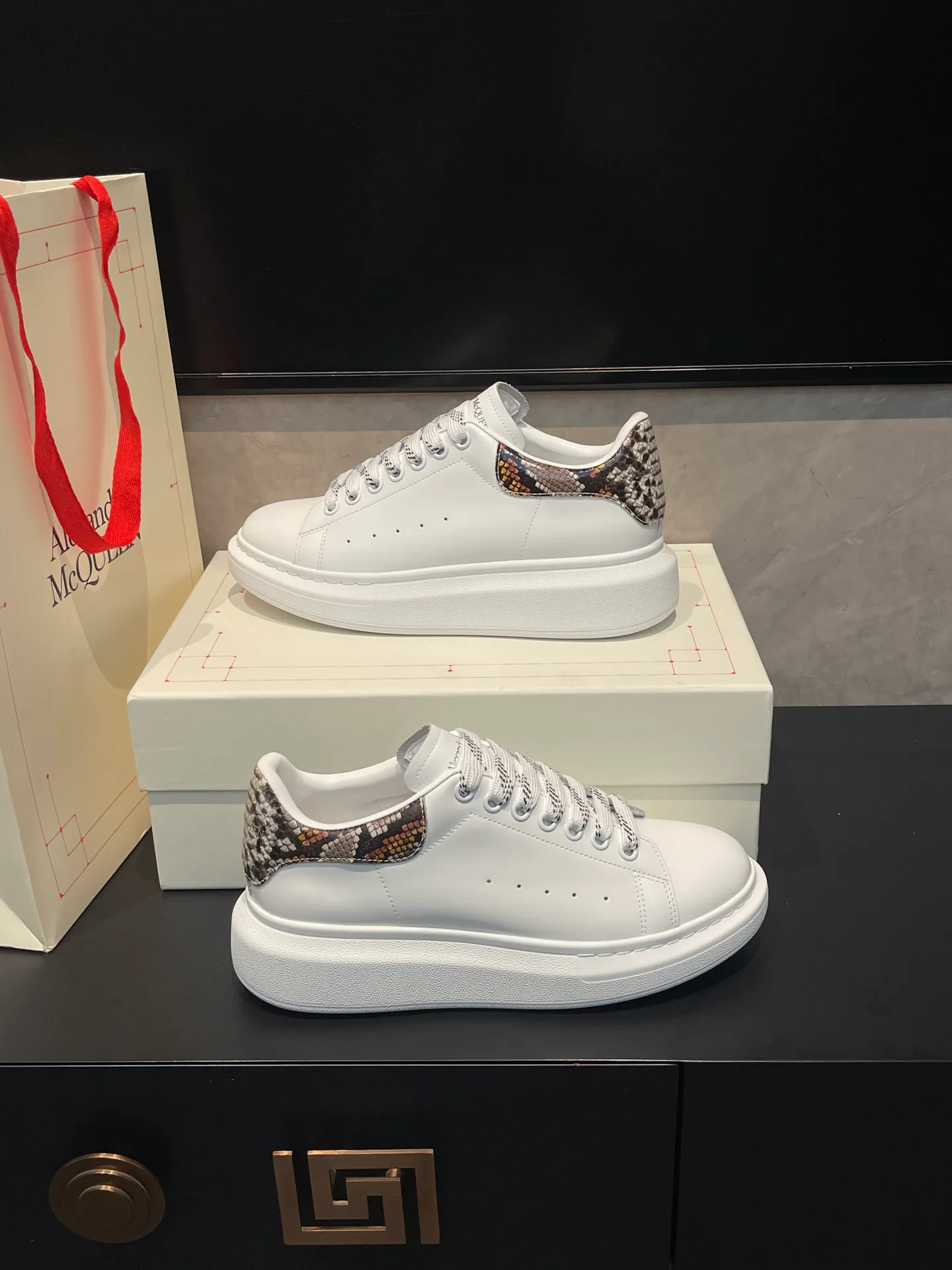 Women's Sneakers ALEXANDER MCQUEEN 17827937