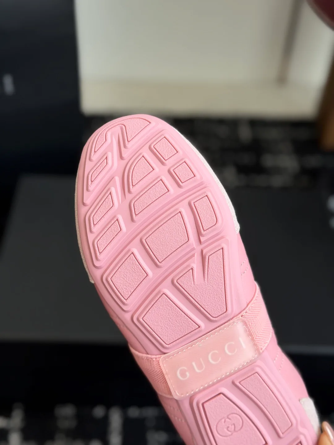 Women's Sneakers GUCCI 18121094