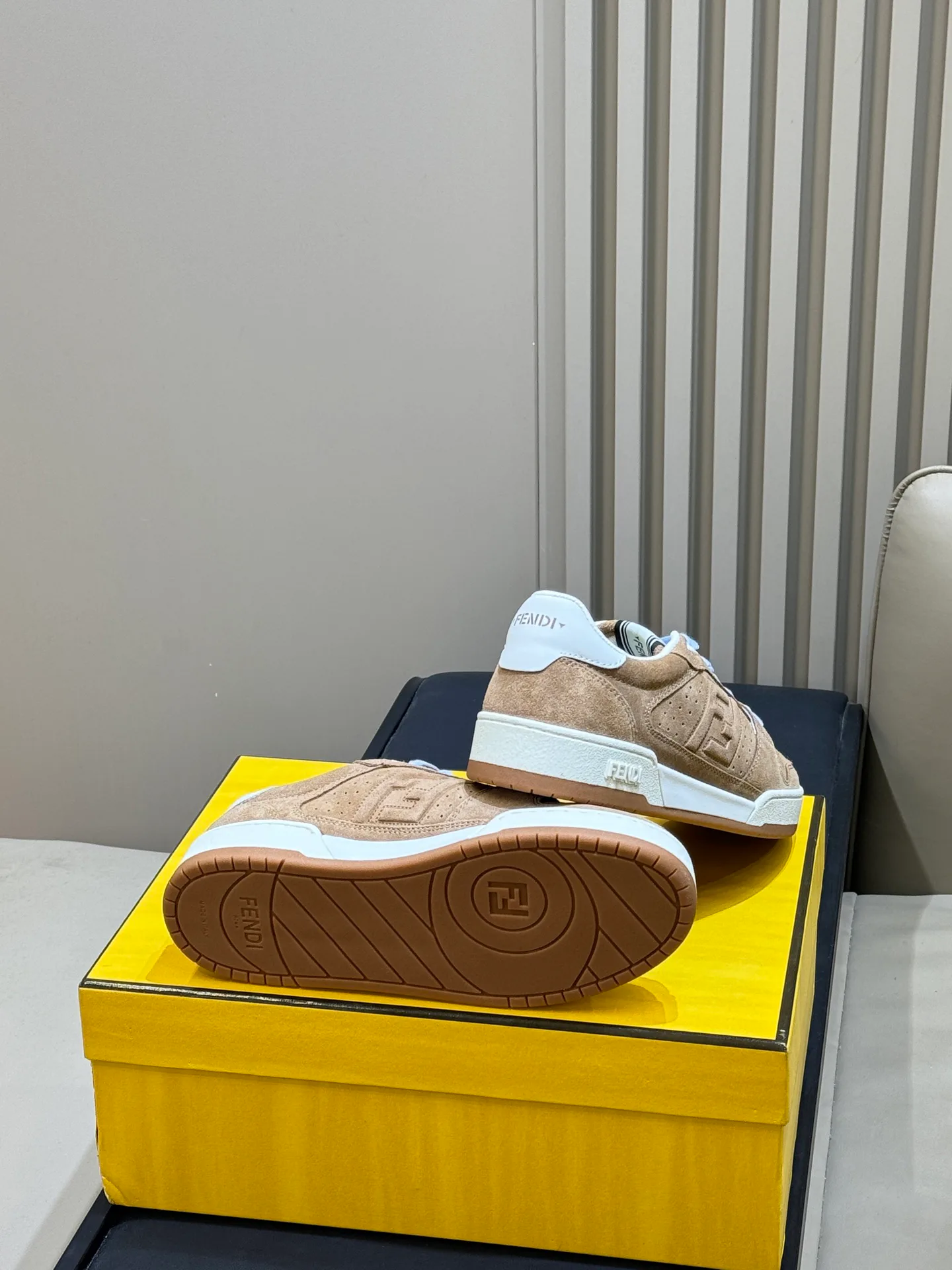 Women's Sneakers FENDI 18073182