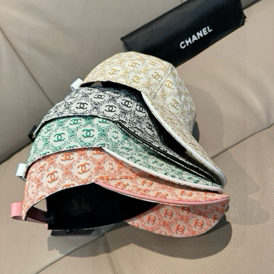 Hats CHANEL 18105234