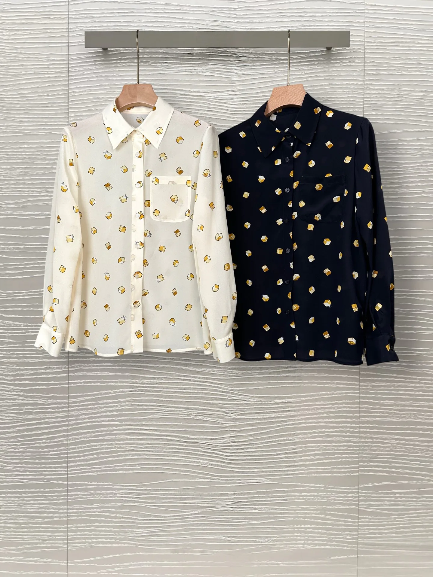 Women's Shirts LOUIS VUITTON 18417141