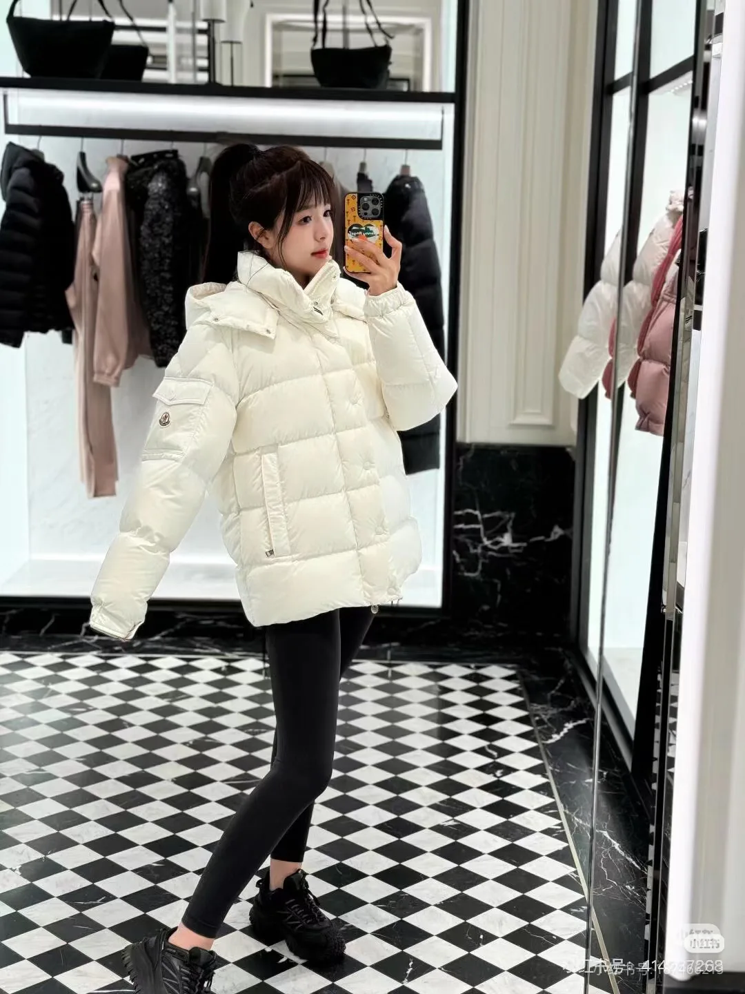 Women's Jackets And Down Jackets MONCLER 18044300