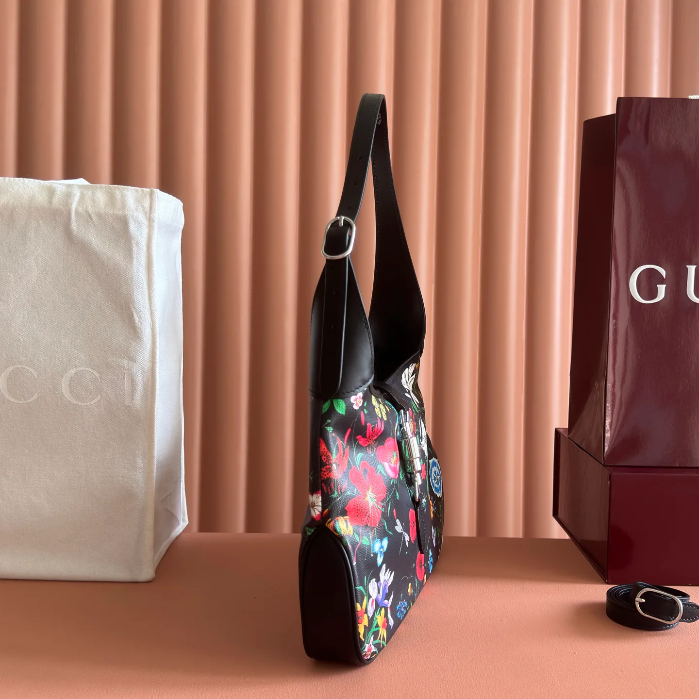 Women's Classic Handbags GUCCI 18148086