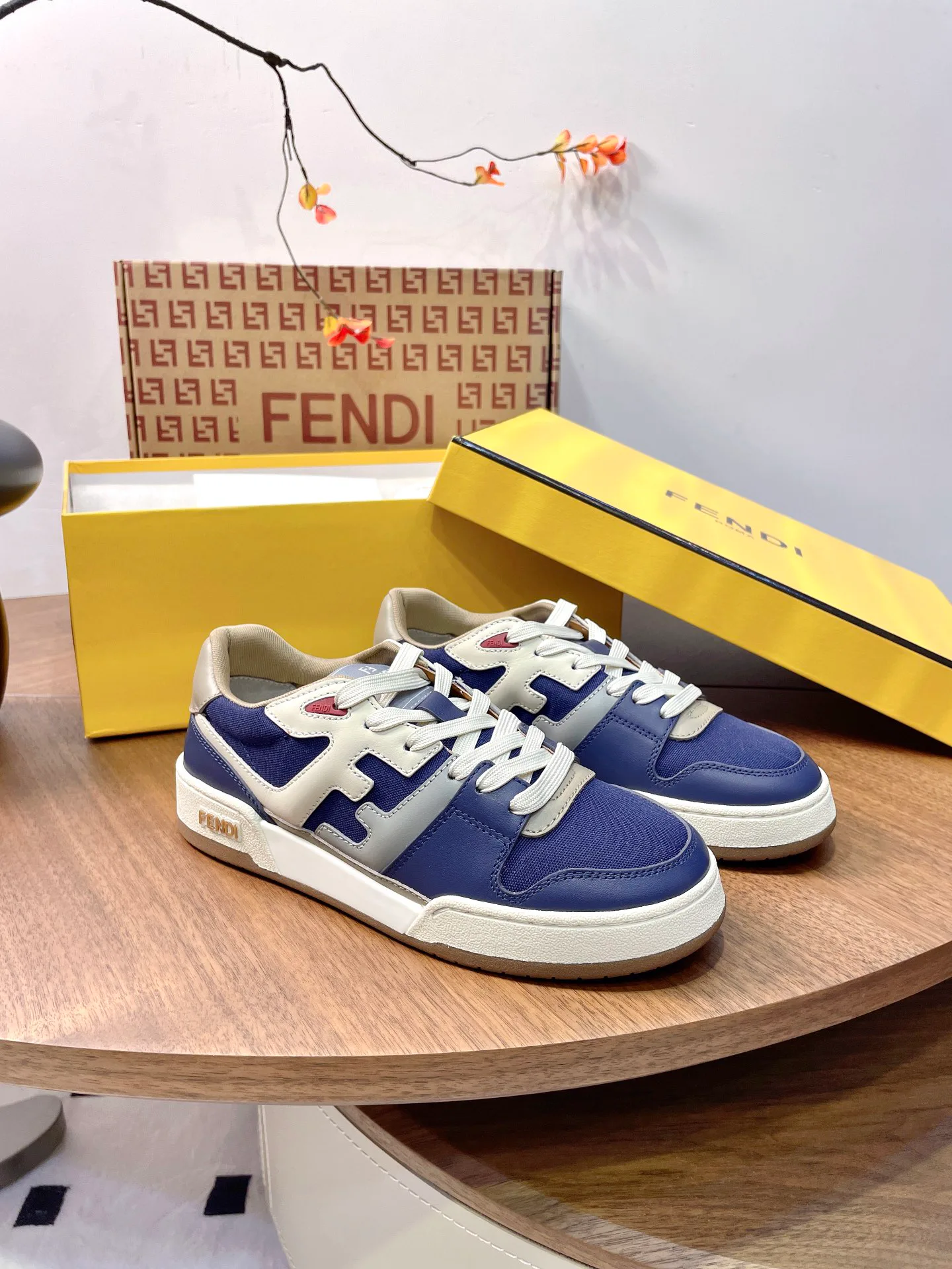 Women's Sneakers FENDI 17957373