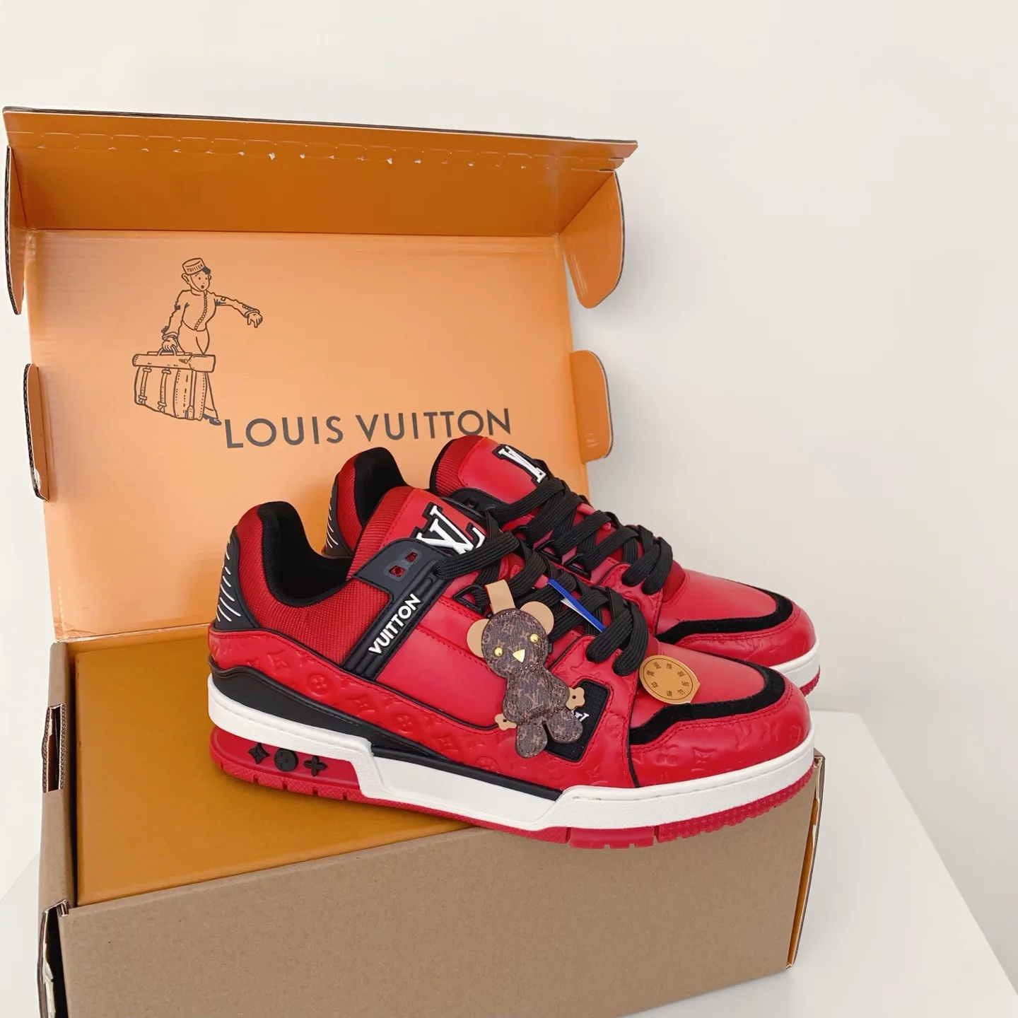 Women's Sneakers LOUIS VUITTON 18258382