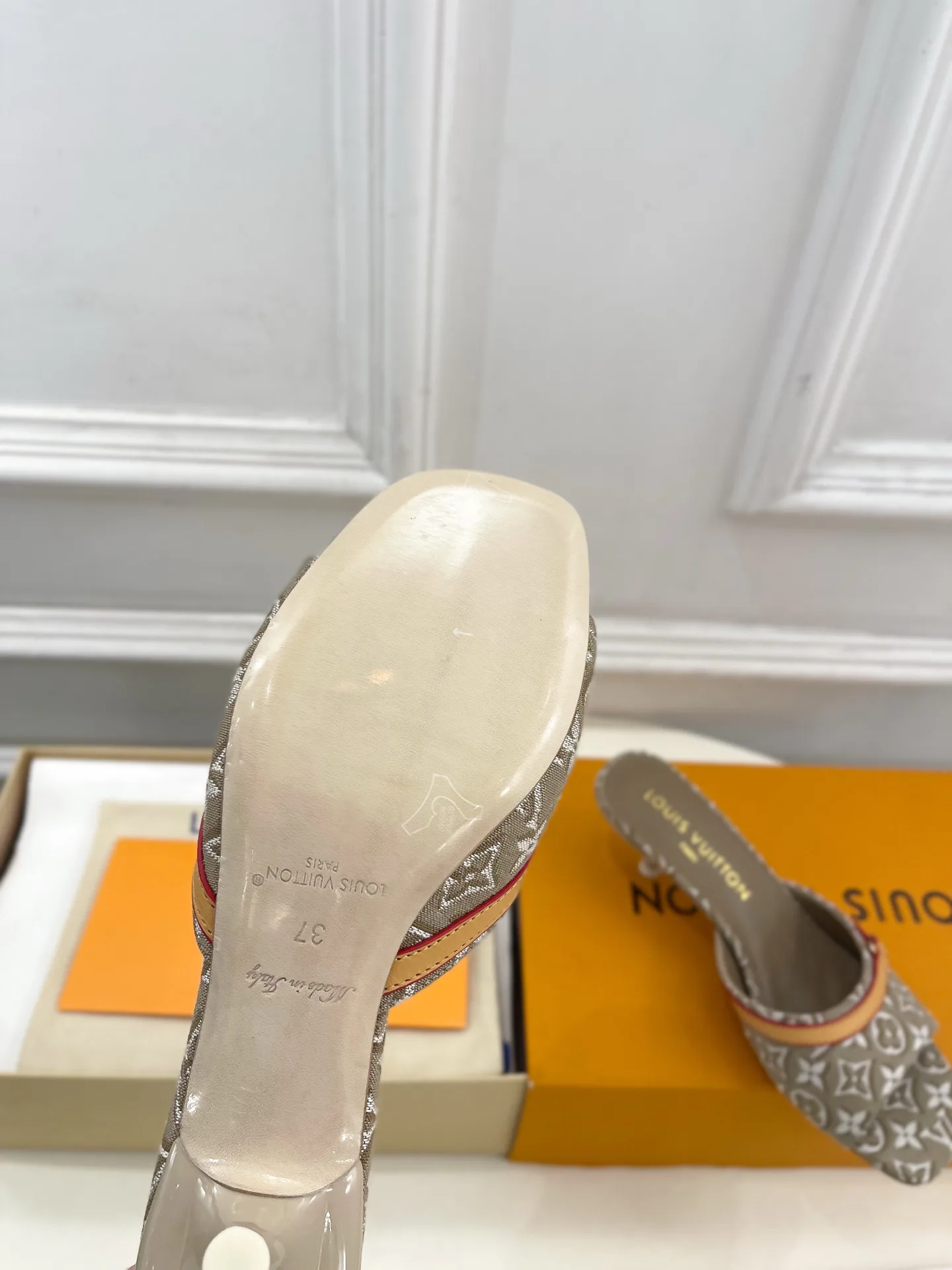 Women's Mules And Clogs LOUIS VUITTON 17506939