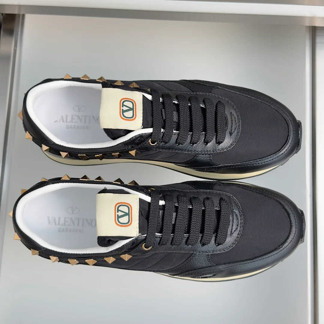 Women's Sneakers VALENTINO 17950499