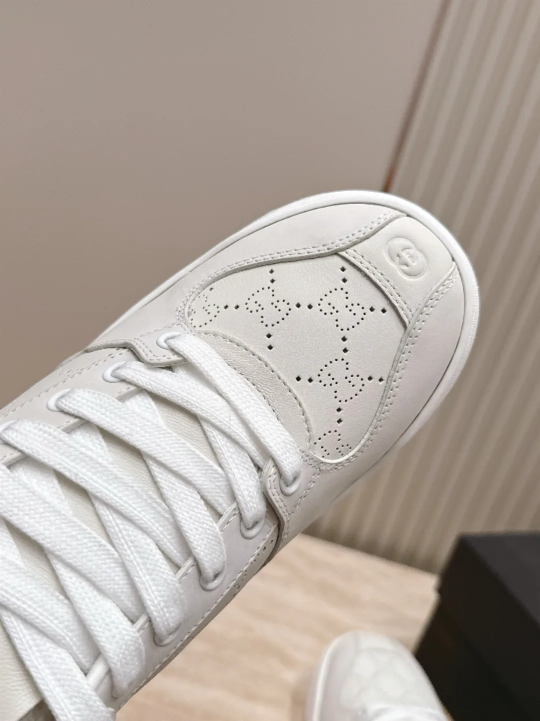 Кроссовки Женские Gucci 18636821