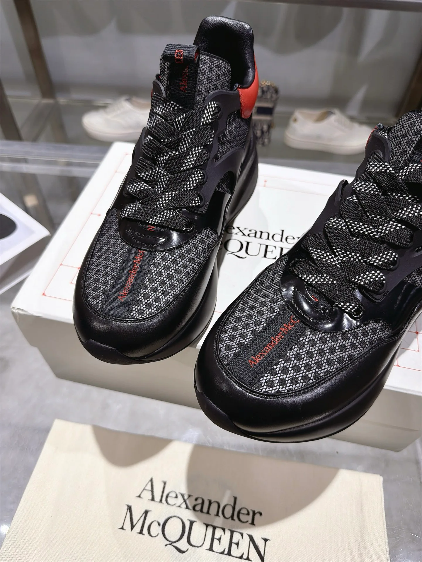 Men's Sneakers ALEXANDER MCQUEEN 18333222