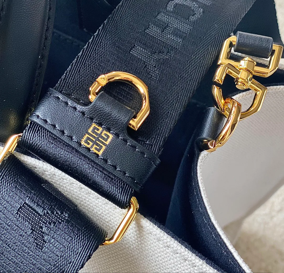 Women's Classic Handbags GIVENCHY 18452598