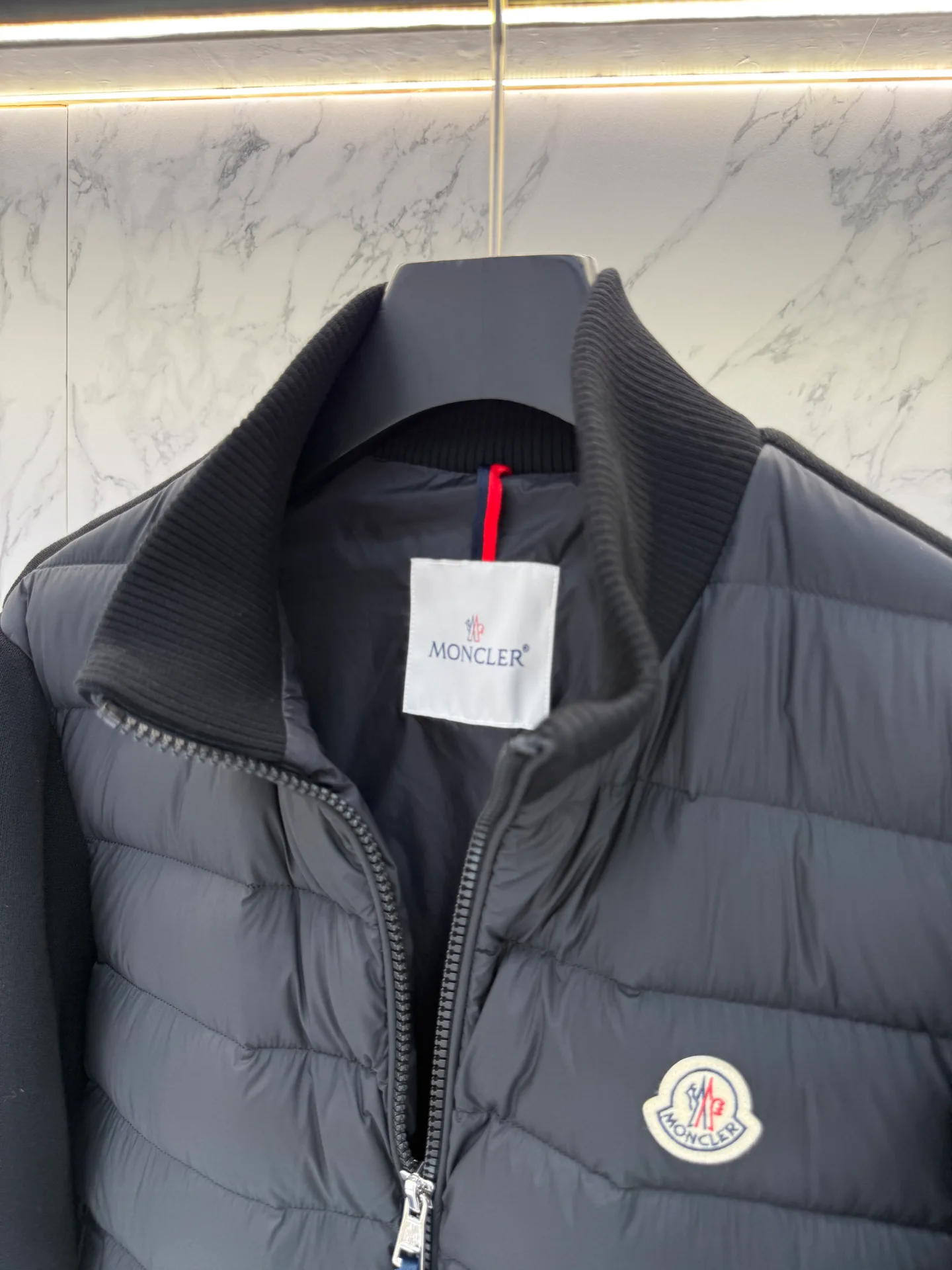 Men's Jackets And Down Jackets MONCLER 18480842