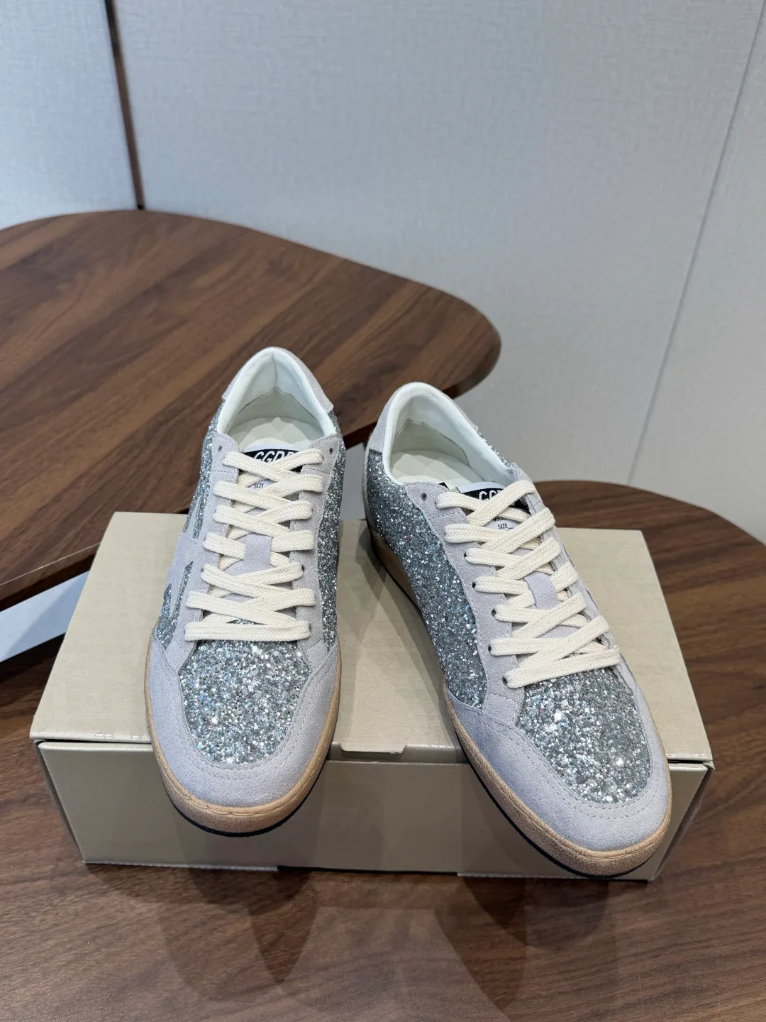 Women's Sneakers GOLDEN GOOSE 18357251