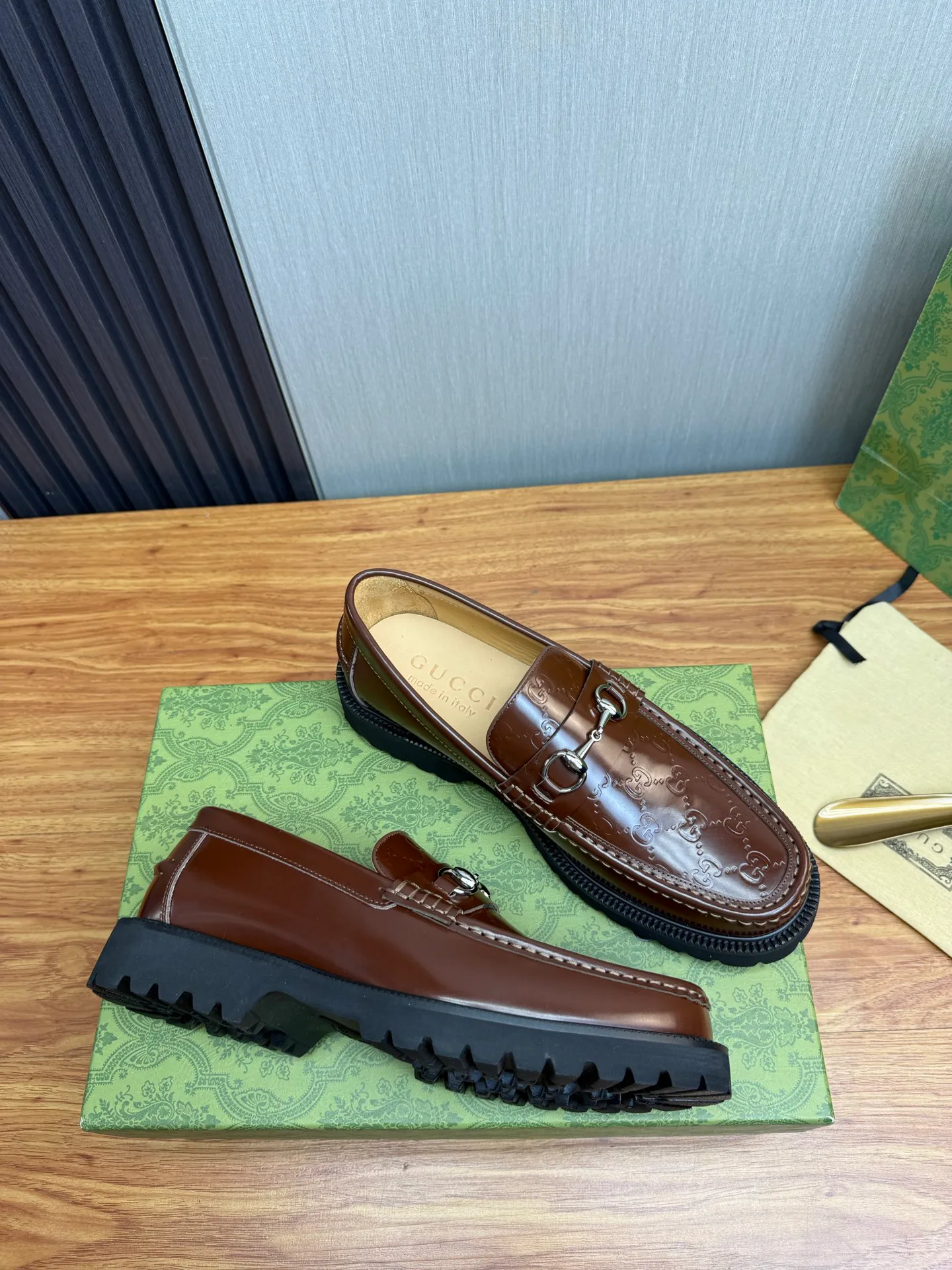 Men's Loafers And Dress Shoes GUCCI 17851631