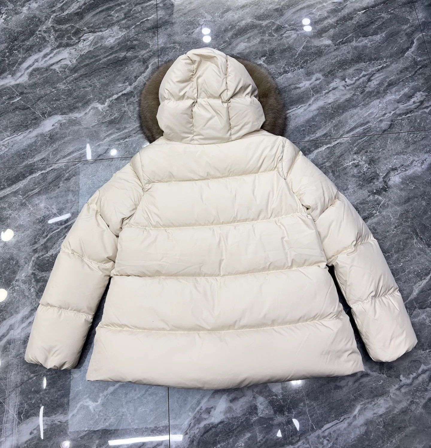 Women's Jackets And Down Jackets MONCLER 17830624