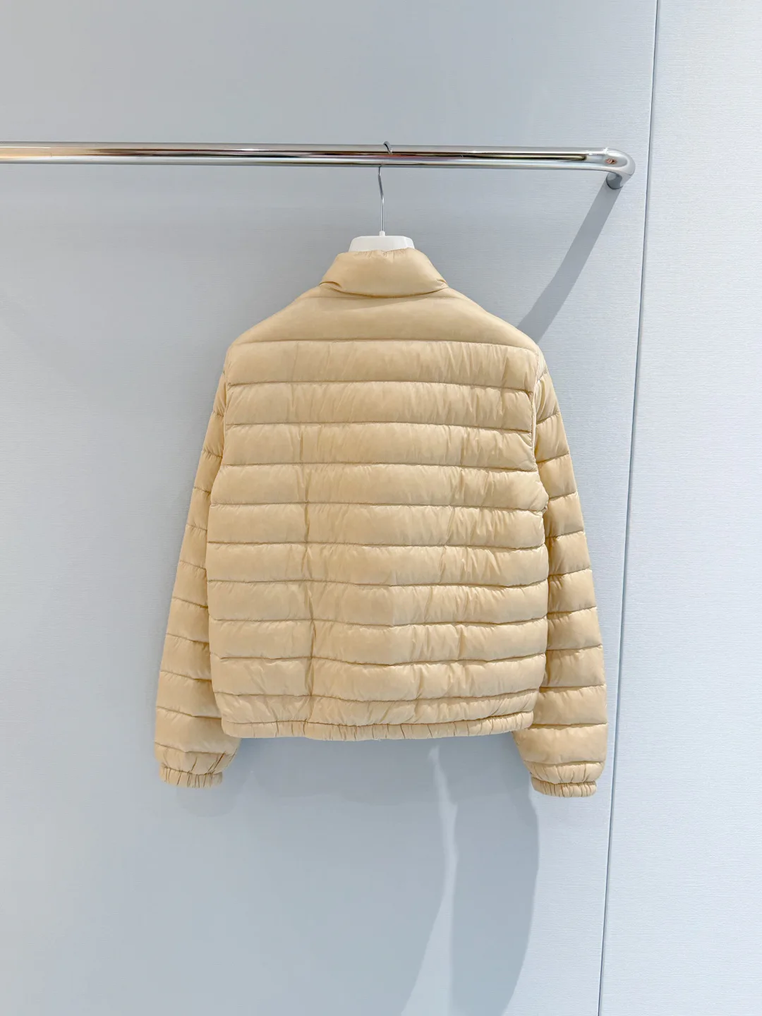 Women's Jackets And Down Jackets MONCLER 18049847