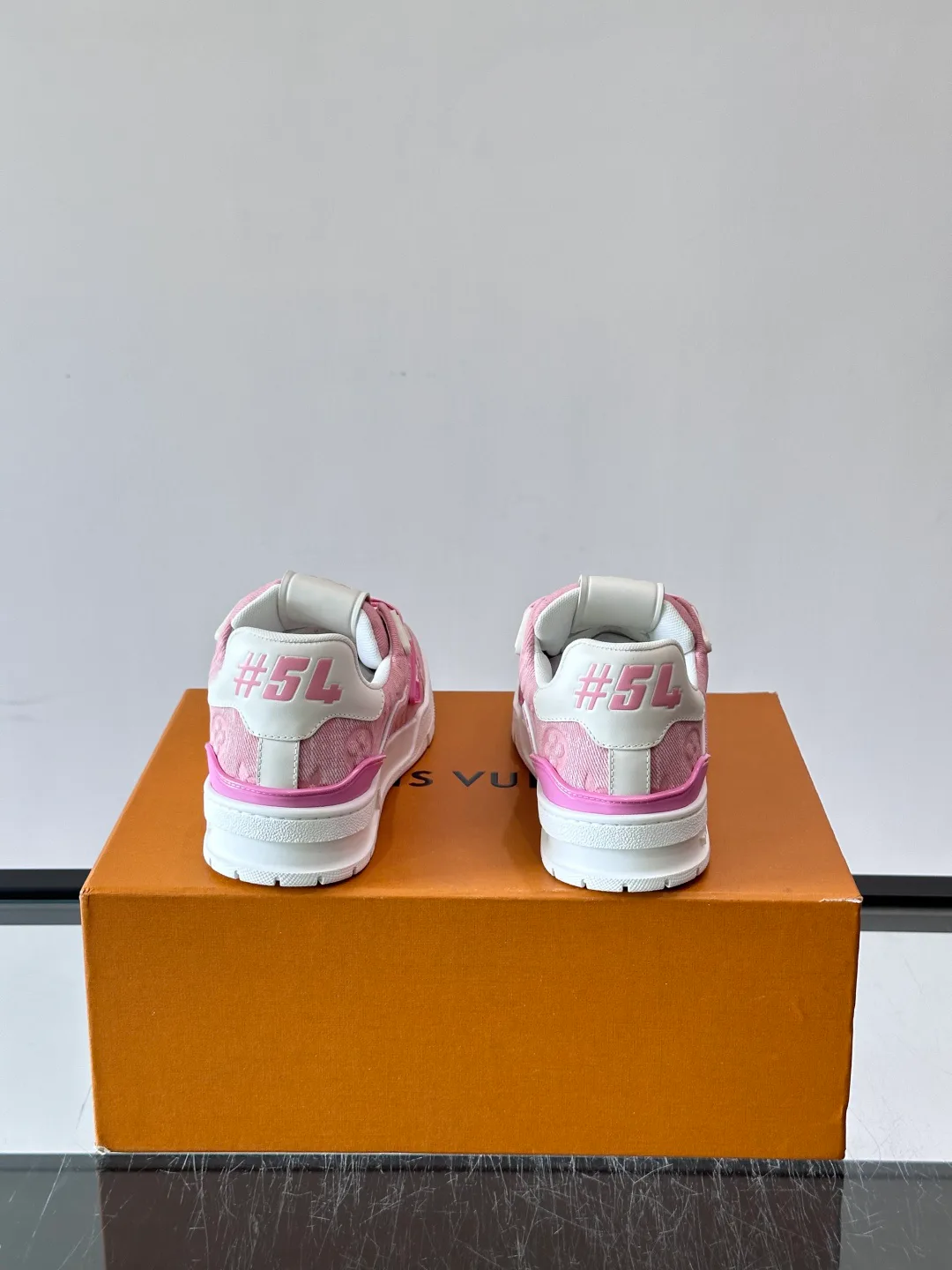 Men's Sneakers LOUIS VUITTON 17638791