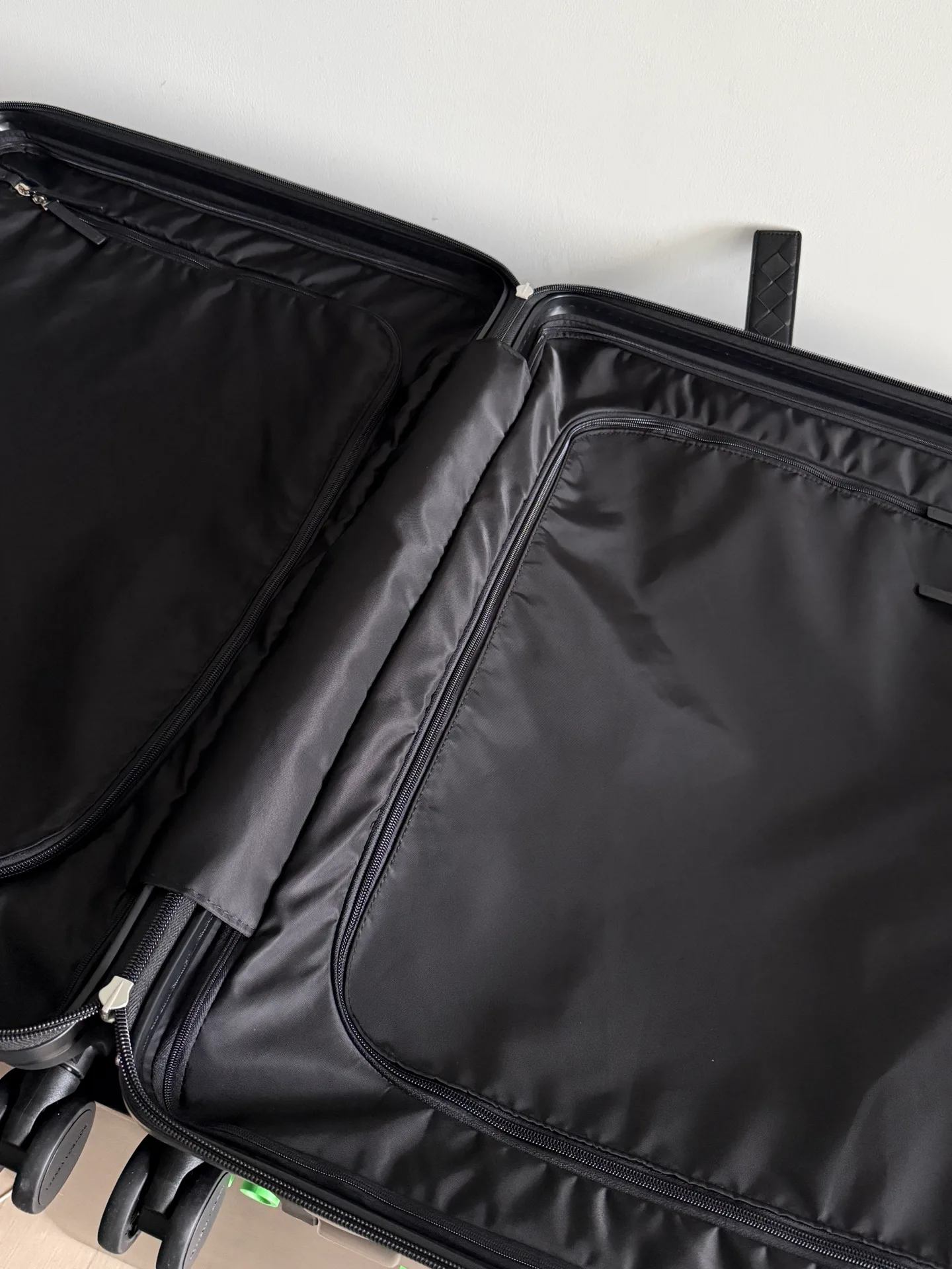 Suitcases BOTTEGA VENETA 18467876