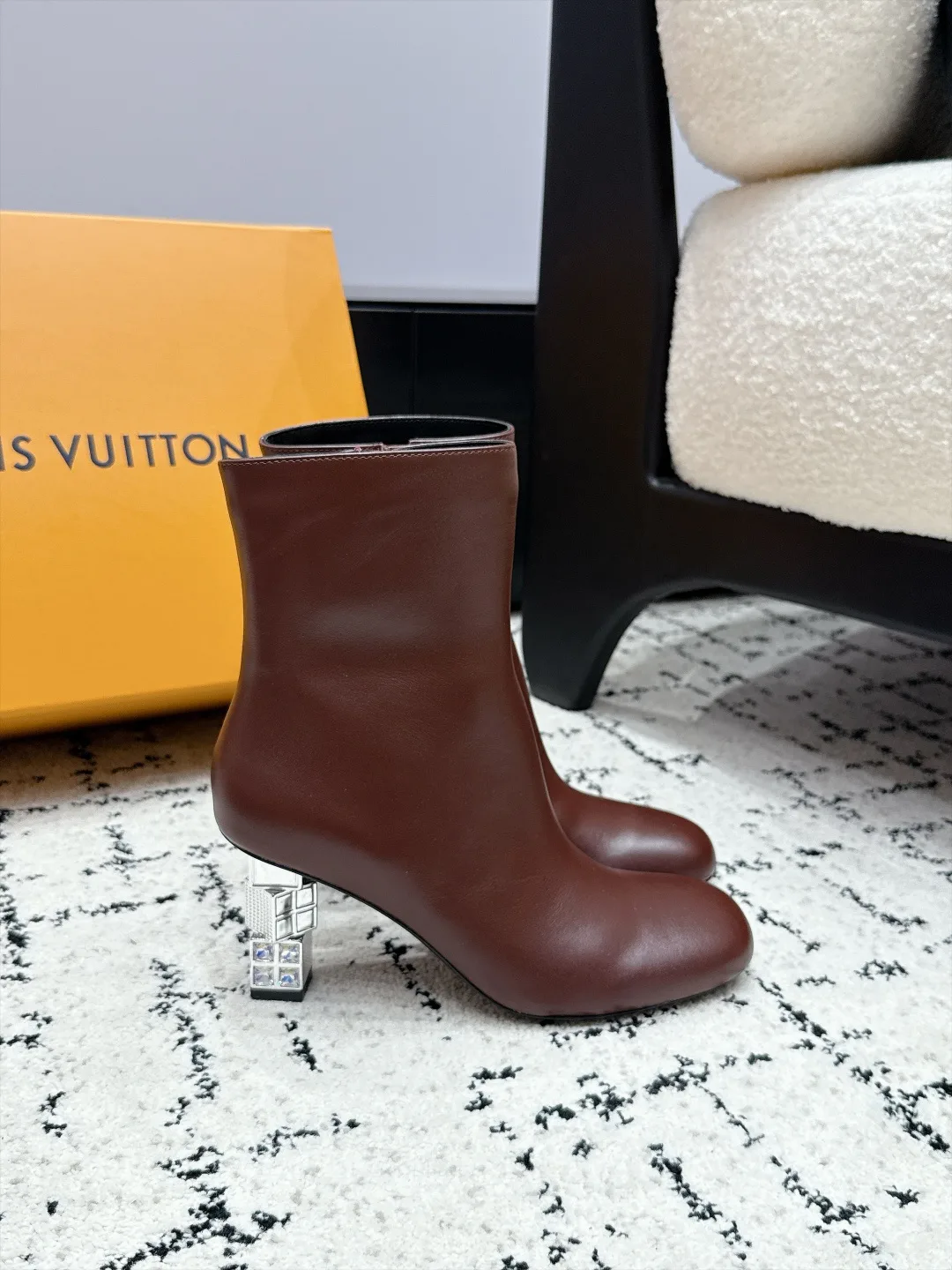 Women's Booties LOUIS VUITTON 18454419