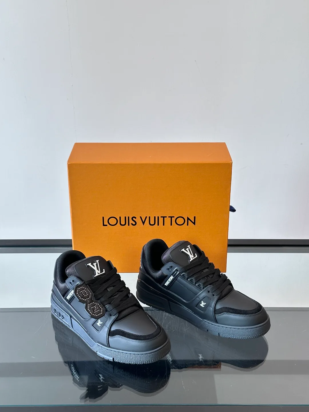 Men's Sneakers LOUIS VUITTON 17926953