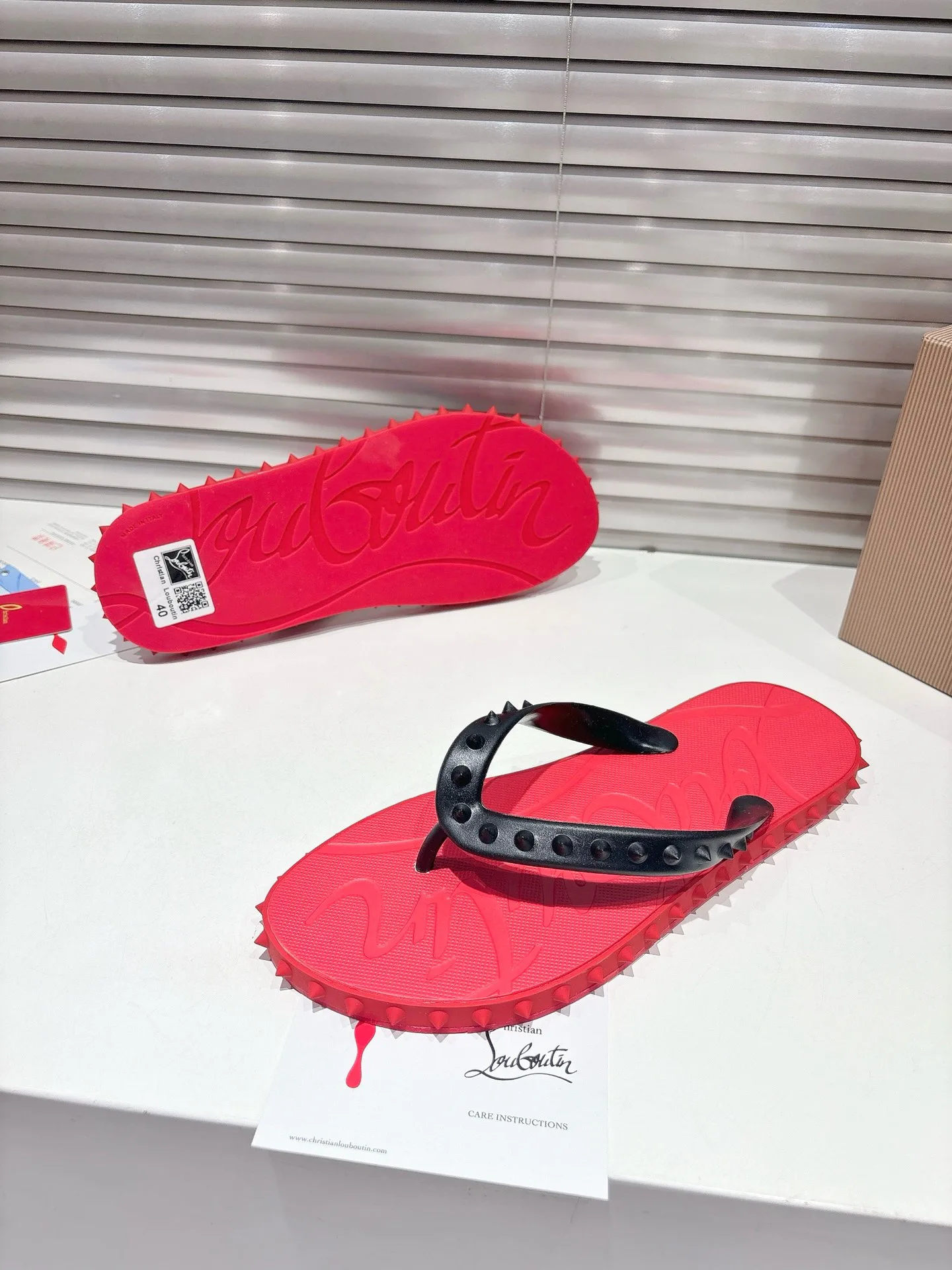 Women's Flip-Flops CHRISTIAN LOUBOUTIN 17604585