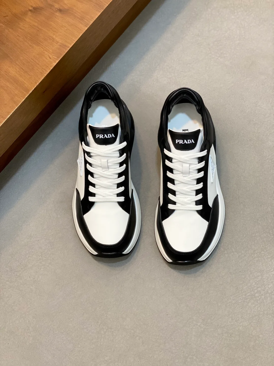 Men's Sneakers PRADA 18116636
