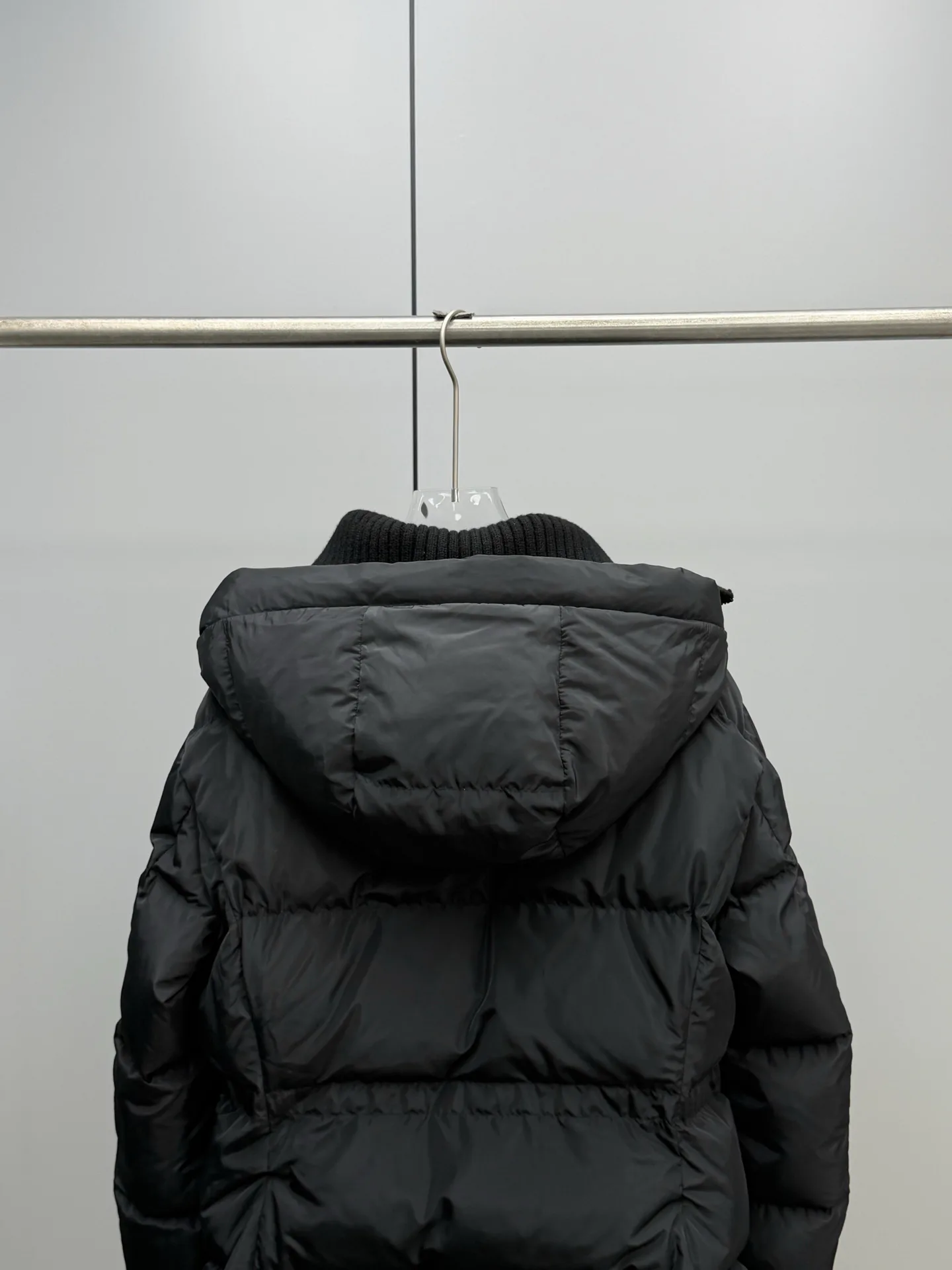 Women's Jackets And Down Jackets MONCLER 18111777