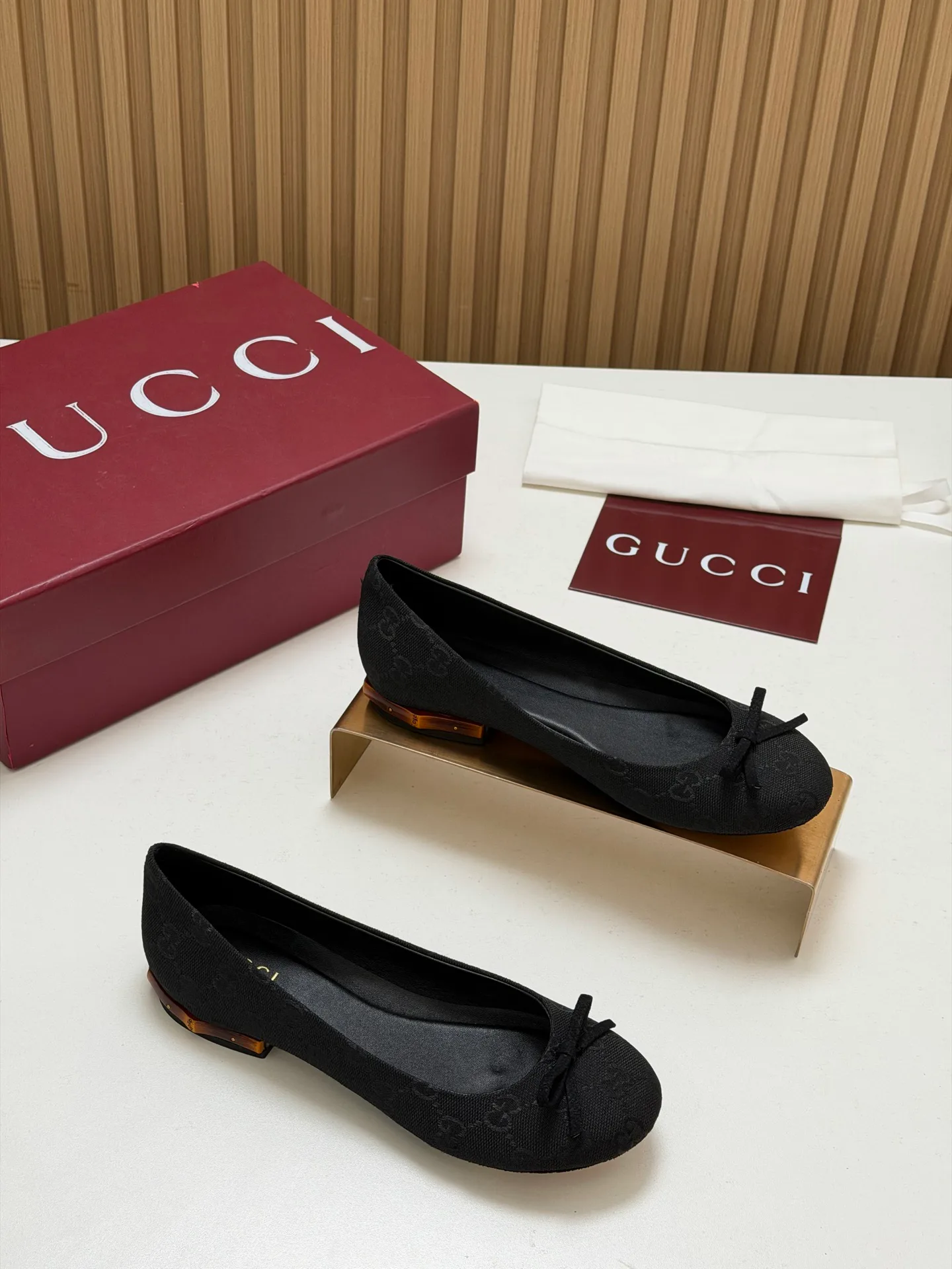 Women's Ballet Flats GUCCI 18396253