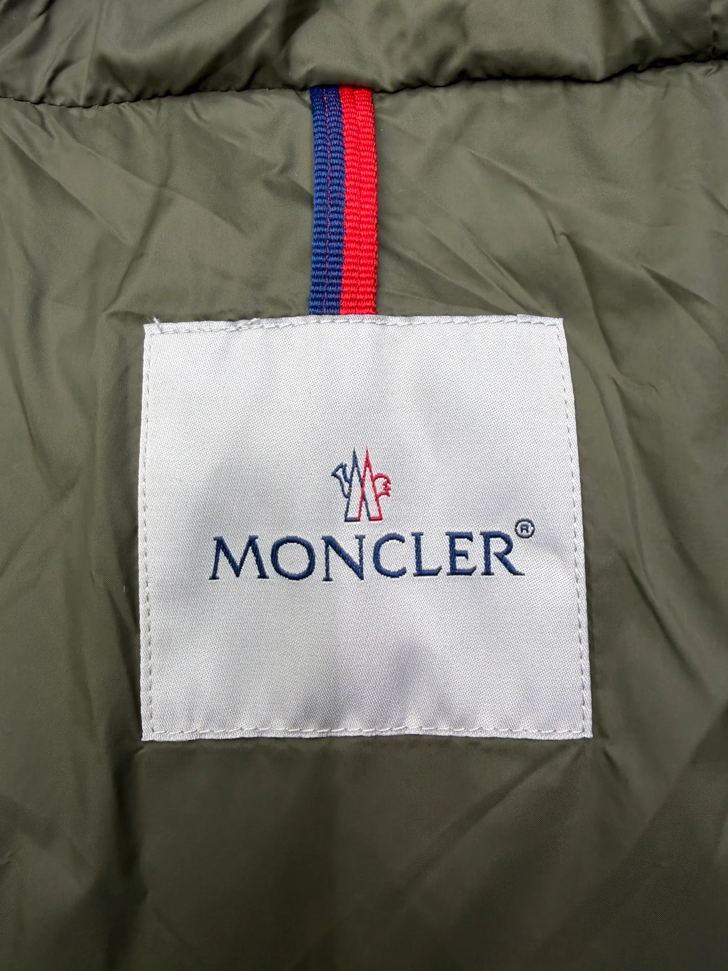 Women's Jackets And Down Jackets MONCLER 17801590