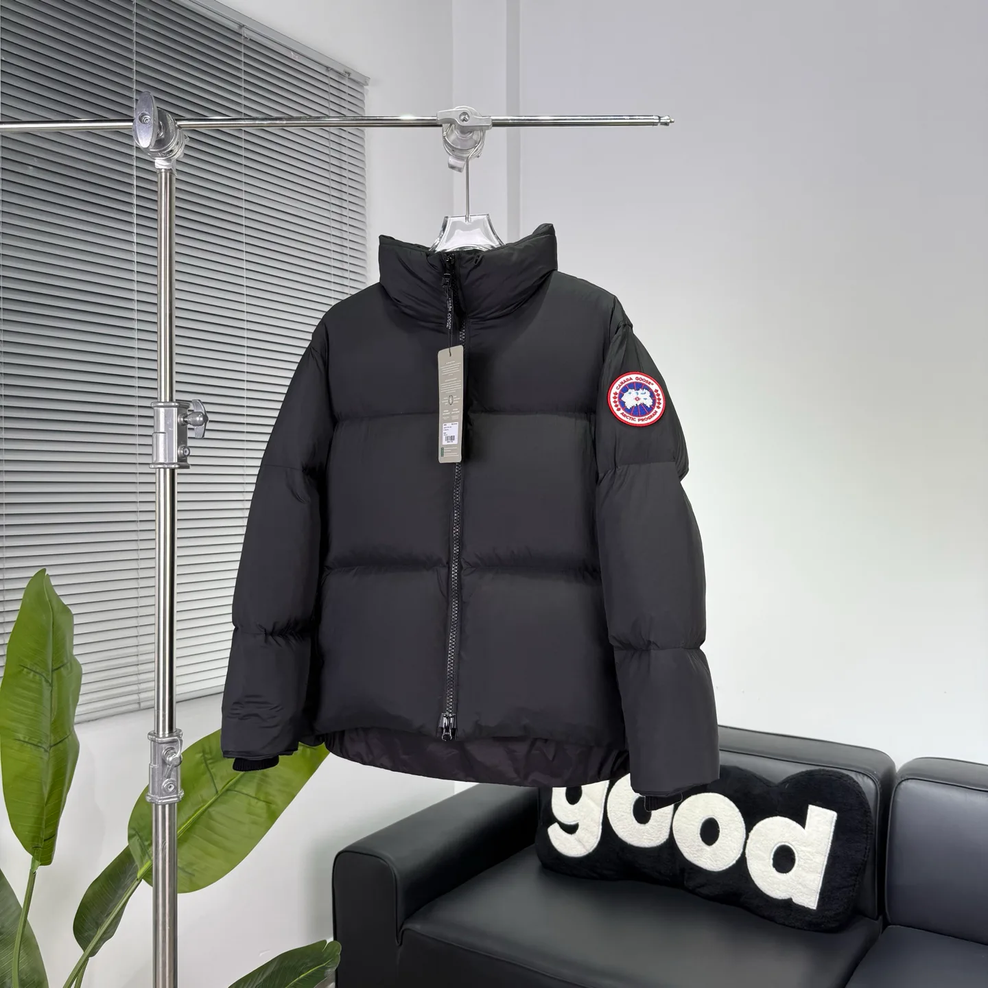 Men's Jackets And Down Jackets CANADA GOOSE 18204206