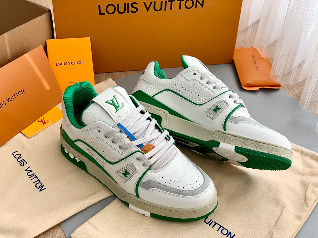 Women's Sneakers LOUIS VUITTON 18014140