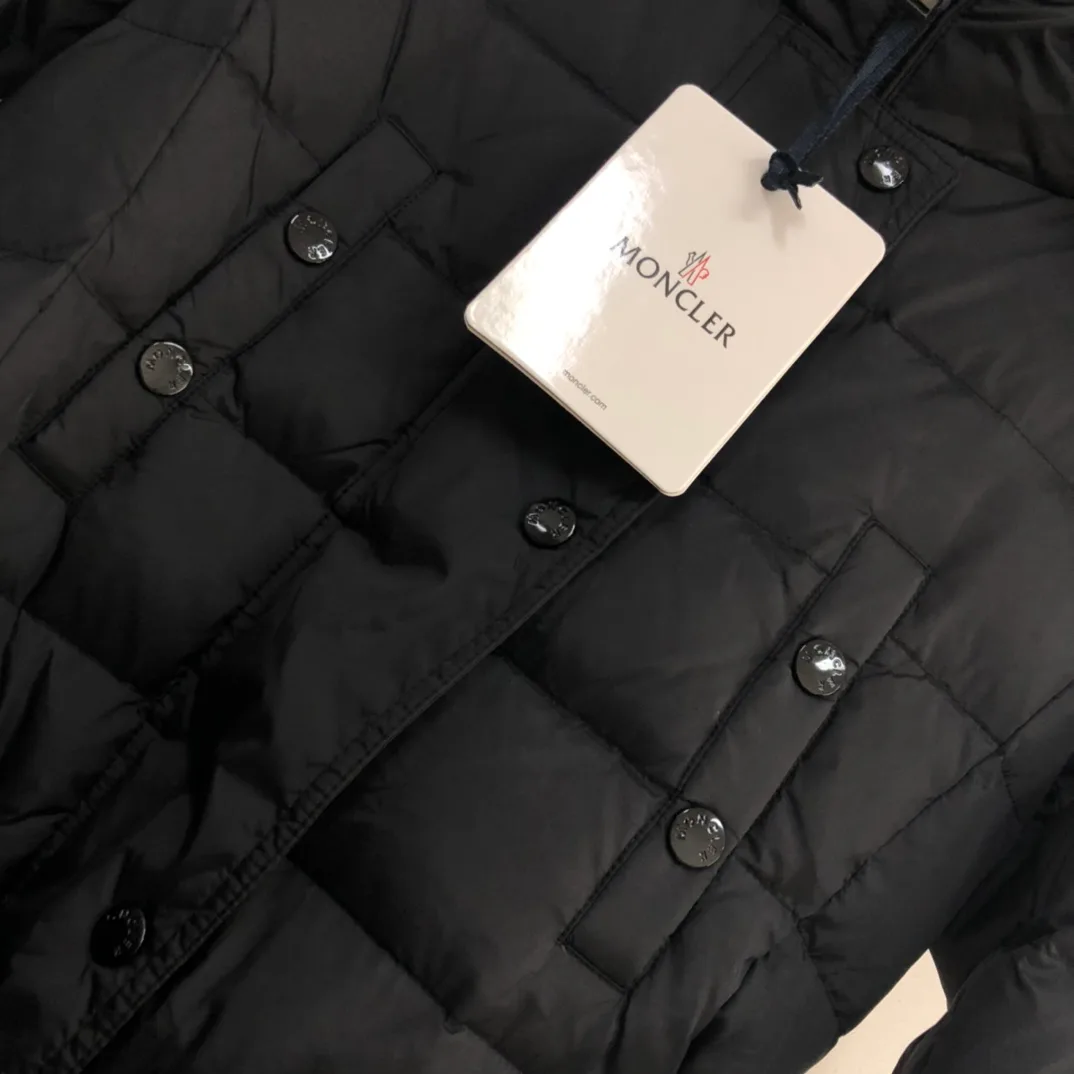 Women's Jackets And Down Jackets MONCLER 18188704