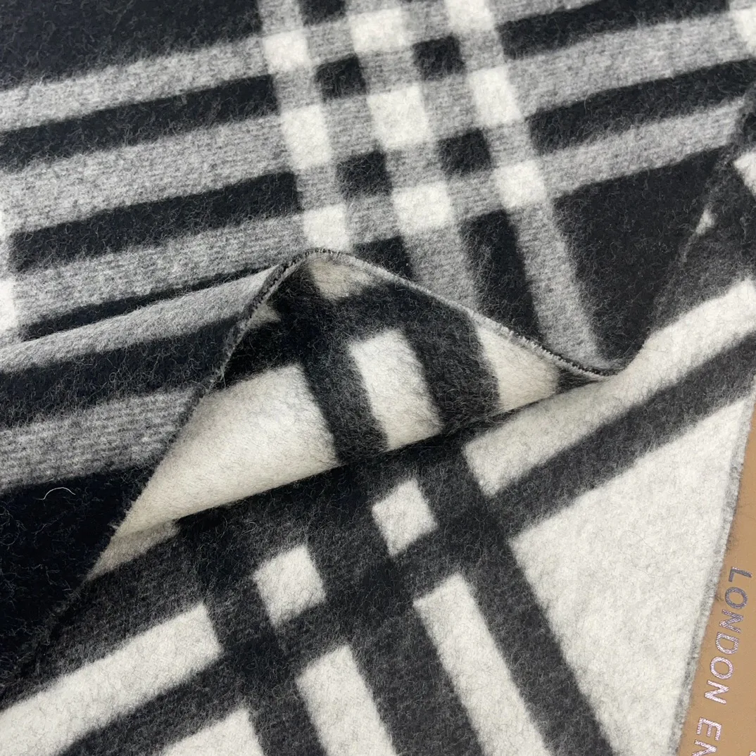 Scarves BURBERRY 18474608