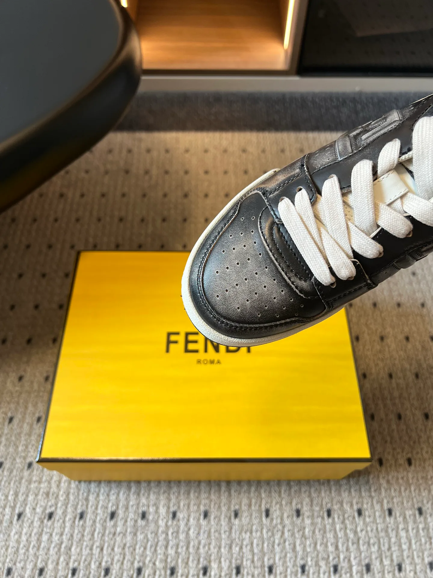 Women's Sneakers FENDI 18121016