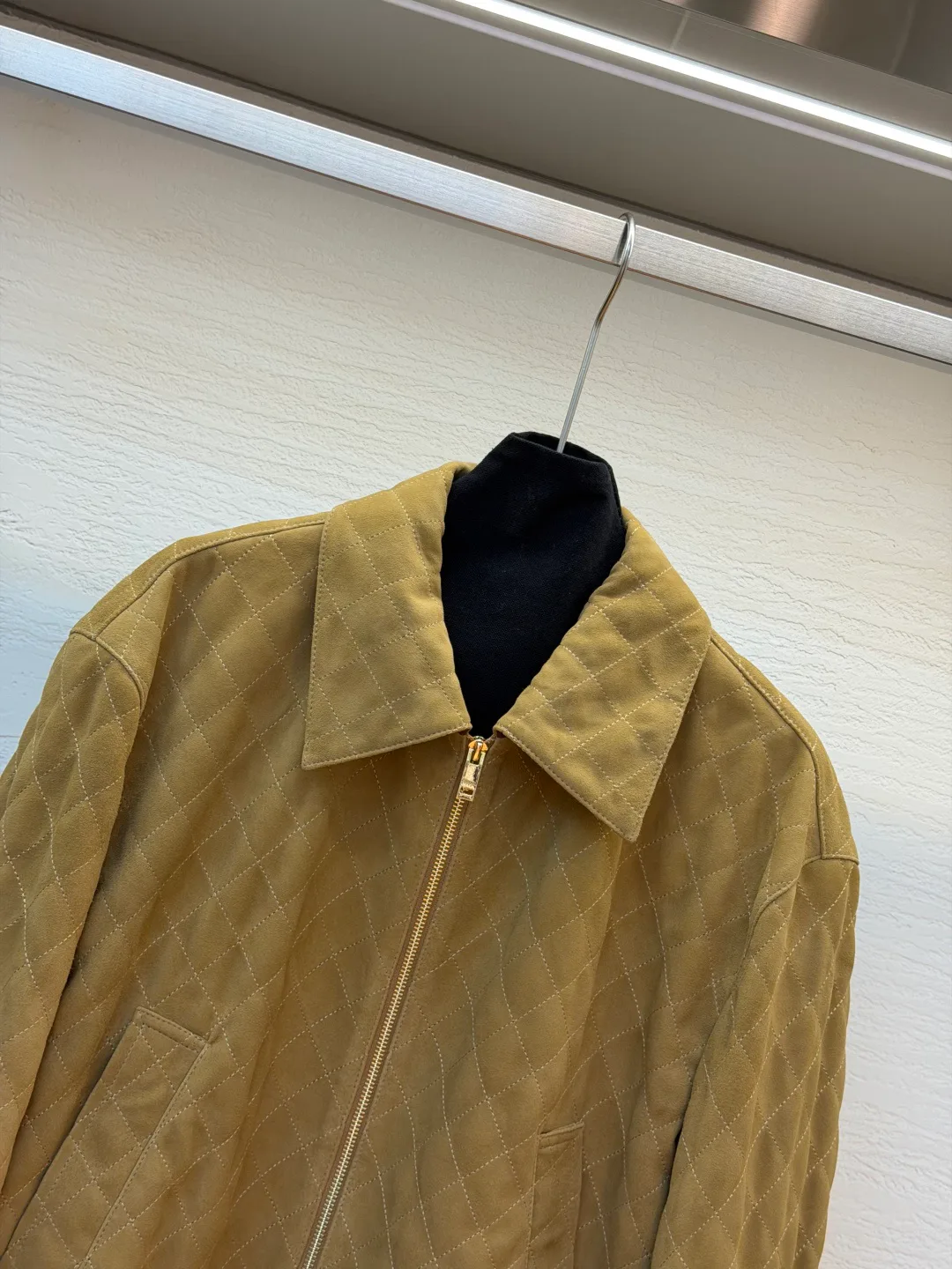 Women's Leather Jackets And Sheepskin Coats CHANEL 18047051