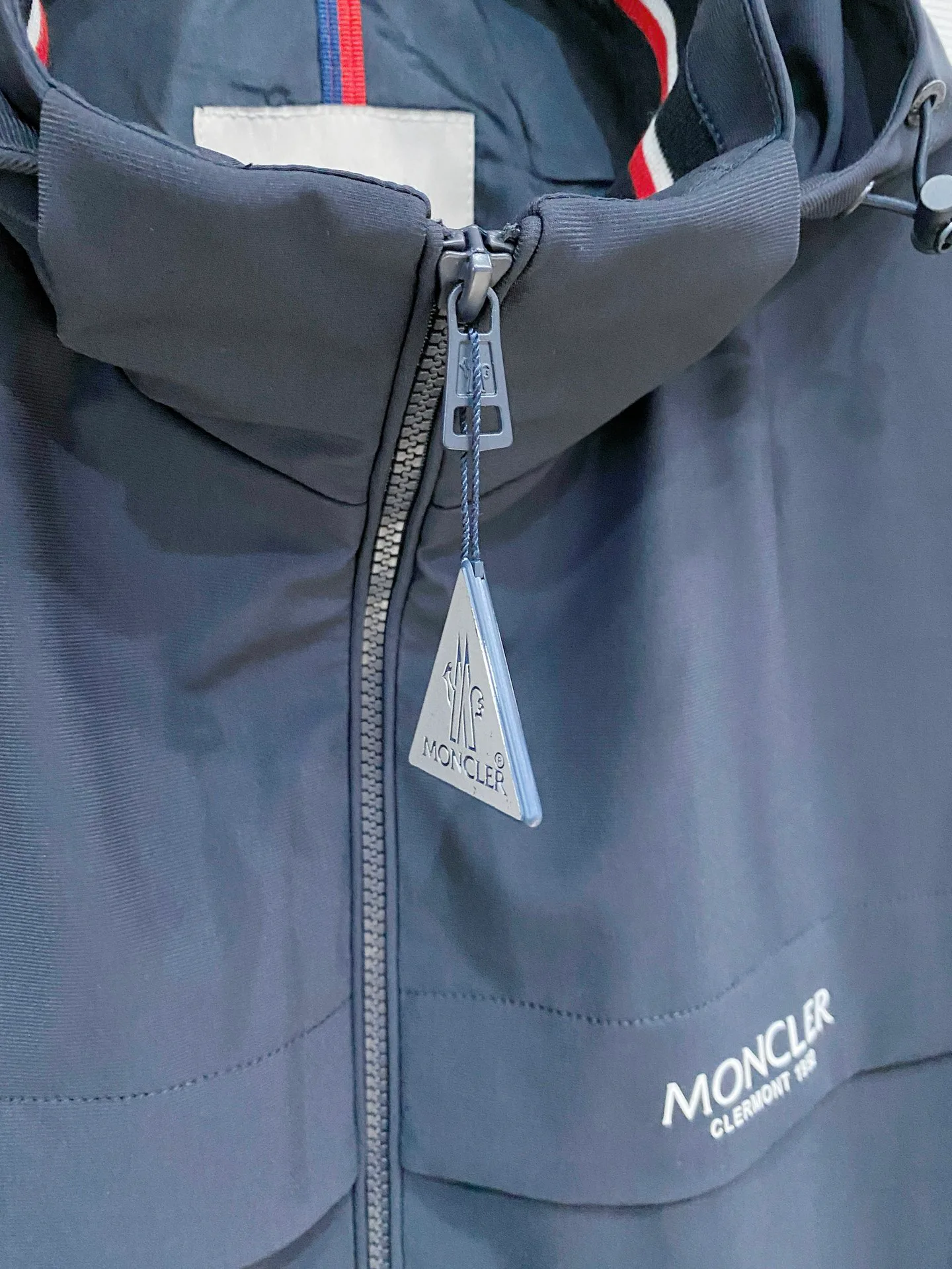 Men's Jackets And Down Jackets MONCLER 17993082