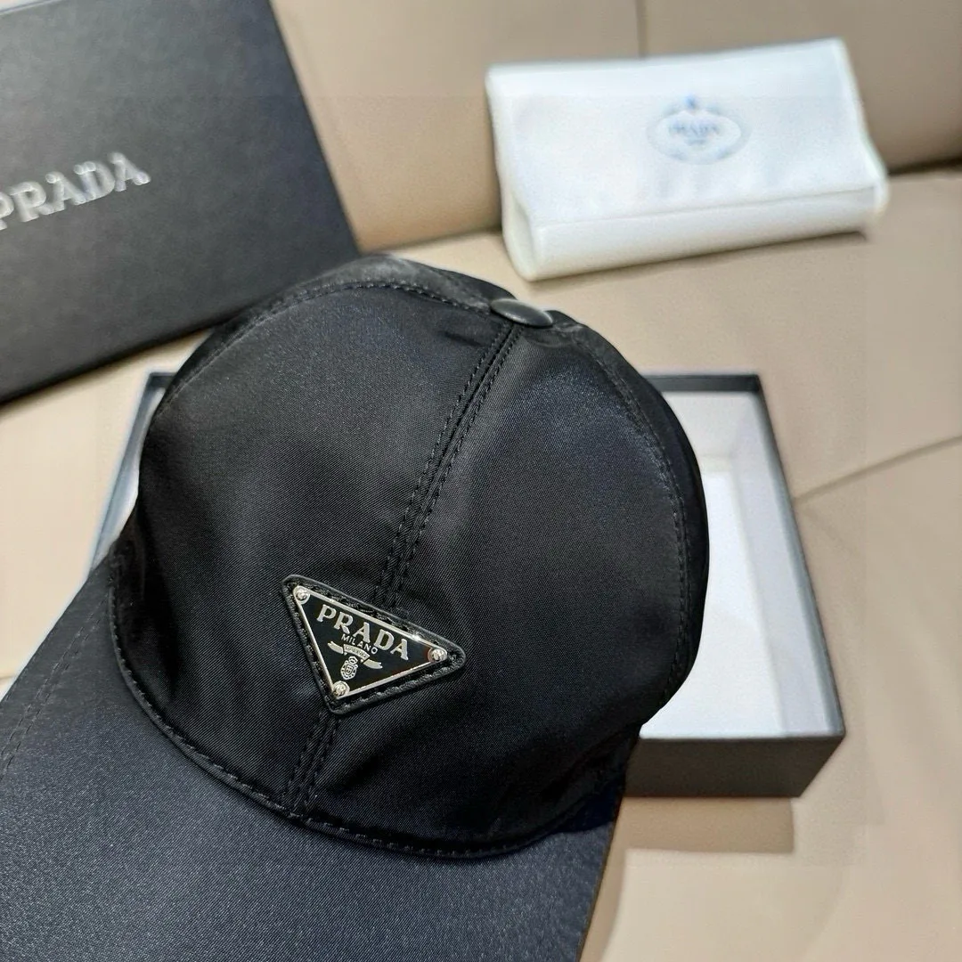 Hats PRADA 17224557