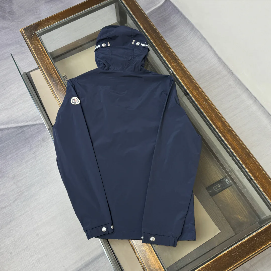 Women's Jackets And Down Jackets MONCLER 18416530