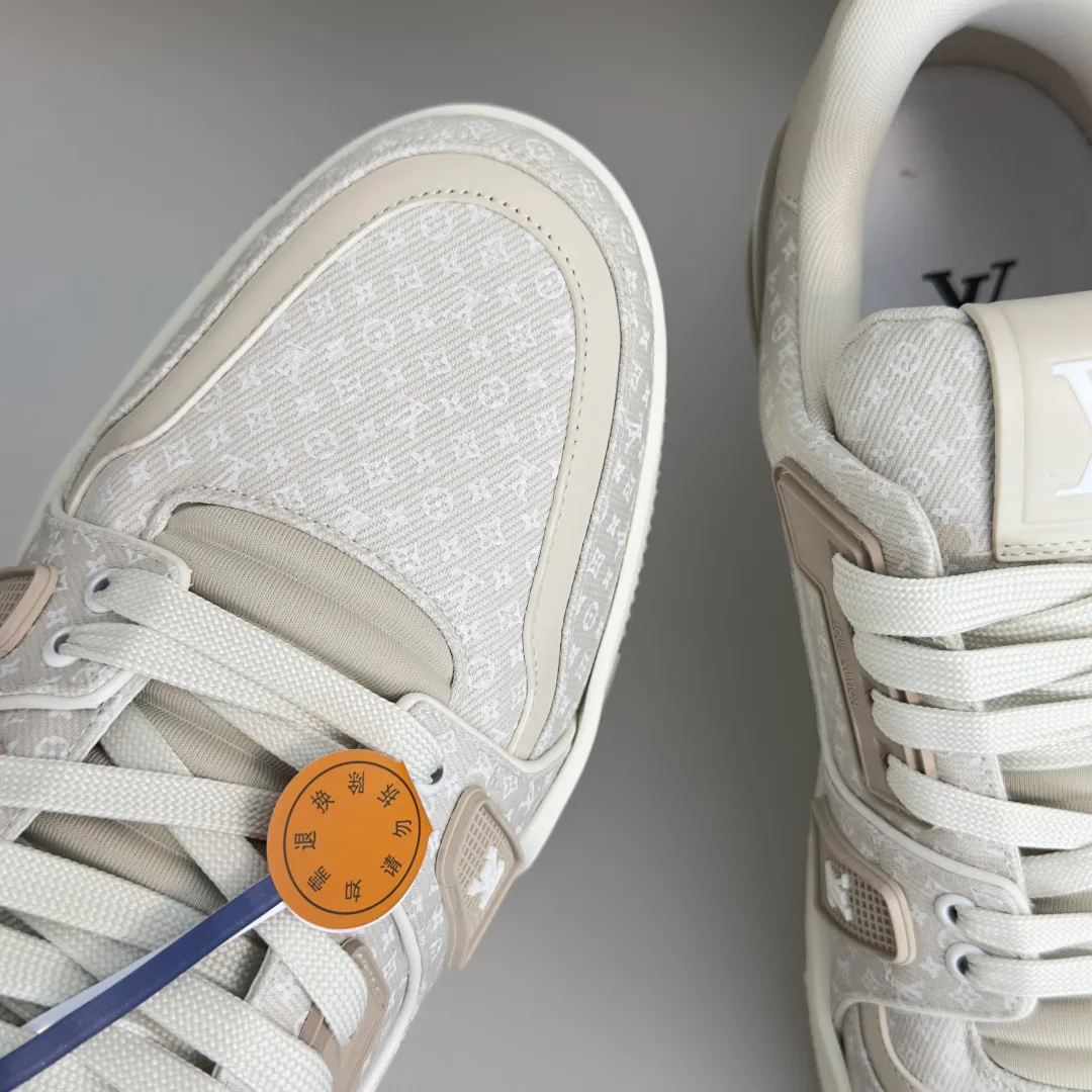 Women's Sneakers LOUIS VUITTON 18092949