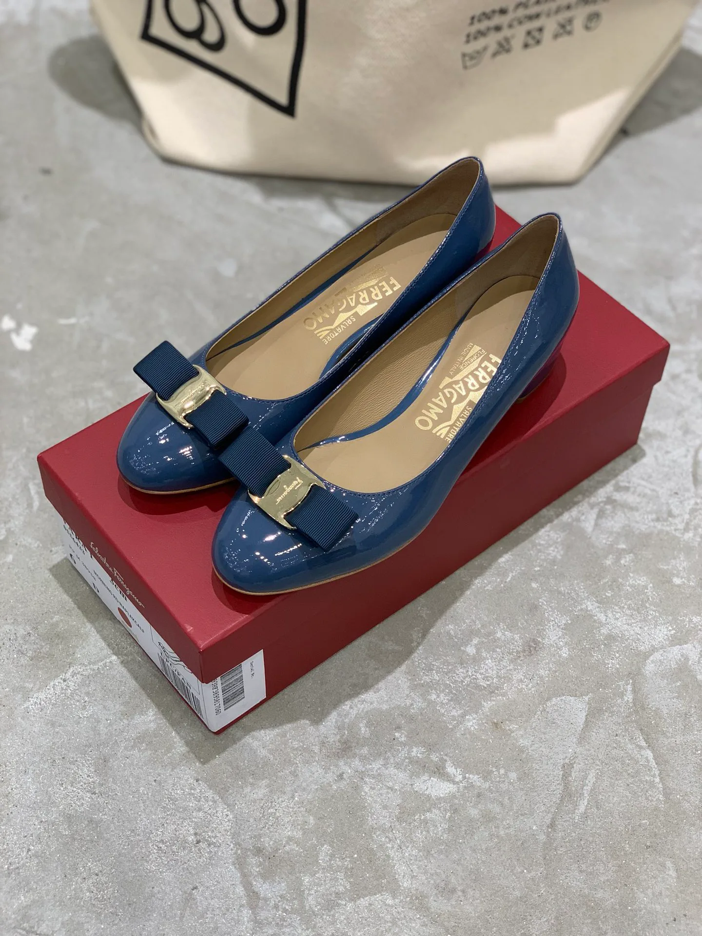 Women's Ballet Flats SALVATORE FERRAGAMO 18340662