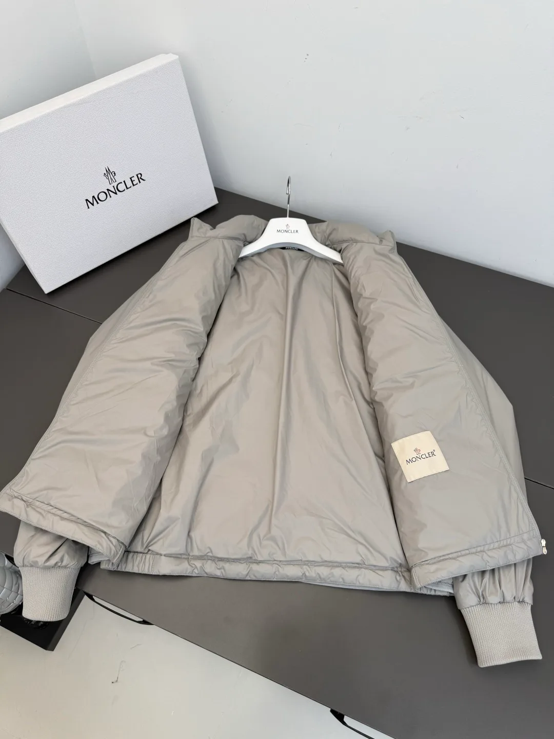 Men's Jackets And Down Jackets MONCLER 18507133