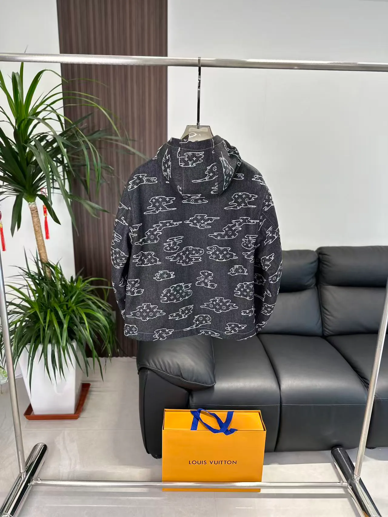 Men's Jackets And Down Jackets LOUIS VUITTON 18355704