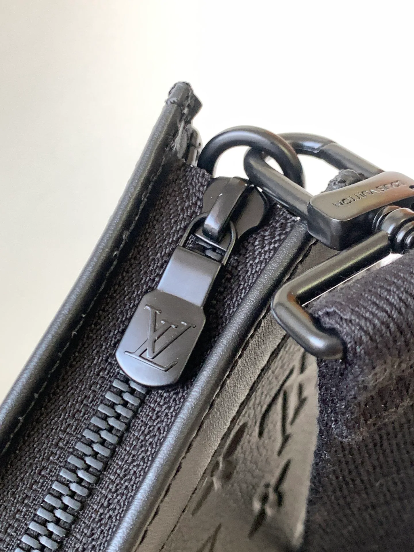 Women's Shoulder Bags LOUIS VUITTON 17904112