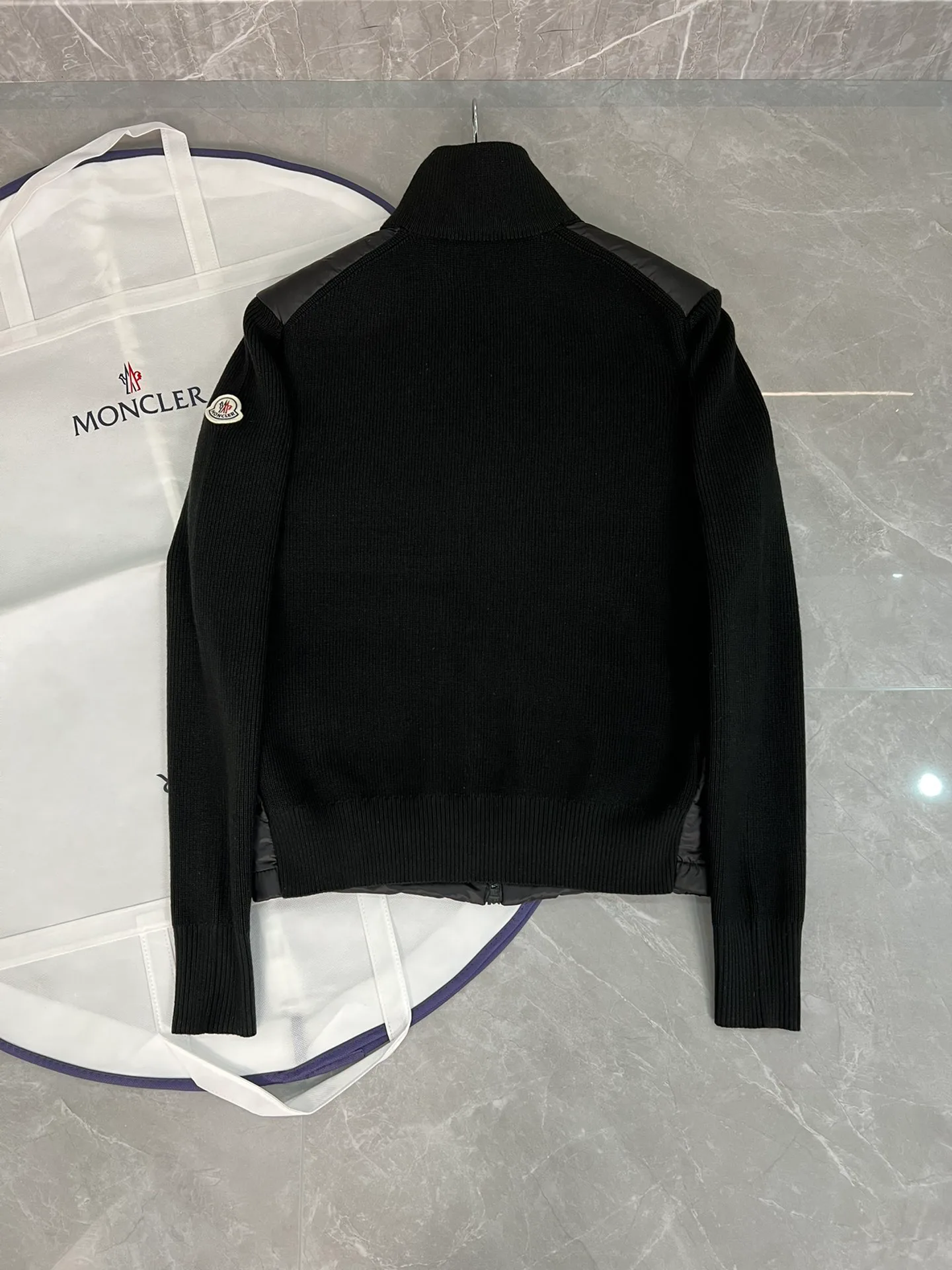 Куртки И Пуховики Мужские Moncler 18599779