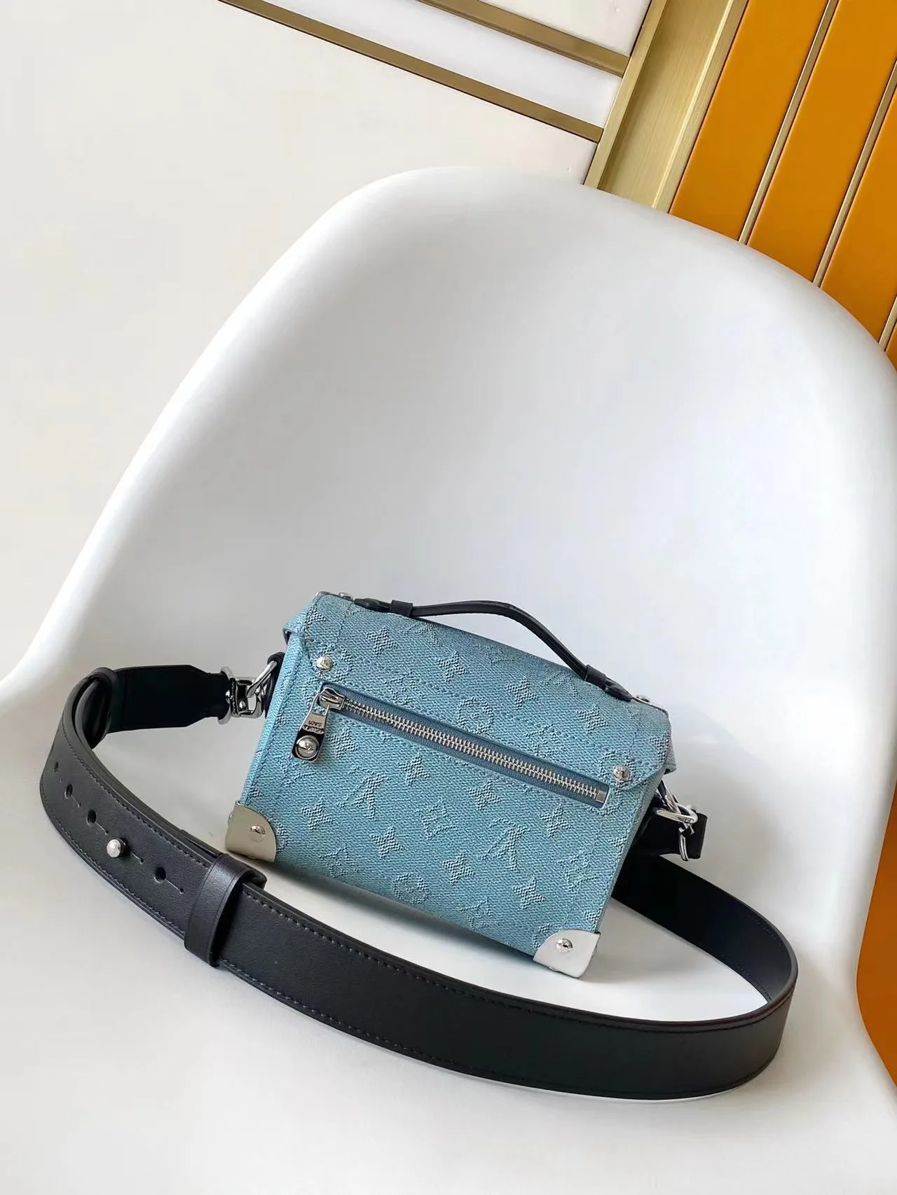 Women's Shoulder Bags LOUIS VUITTON 17949177