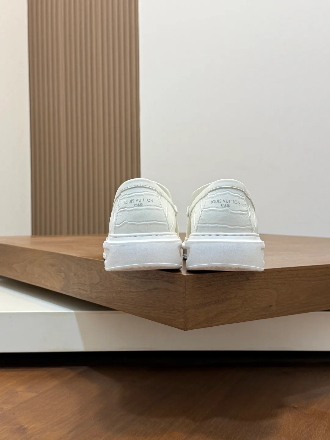 Men's Sneakers LOUIS VUITTON 18548649